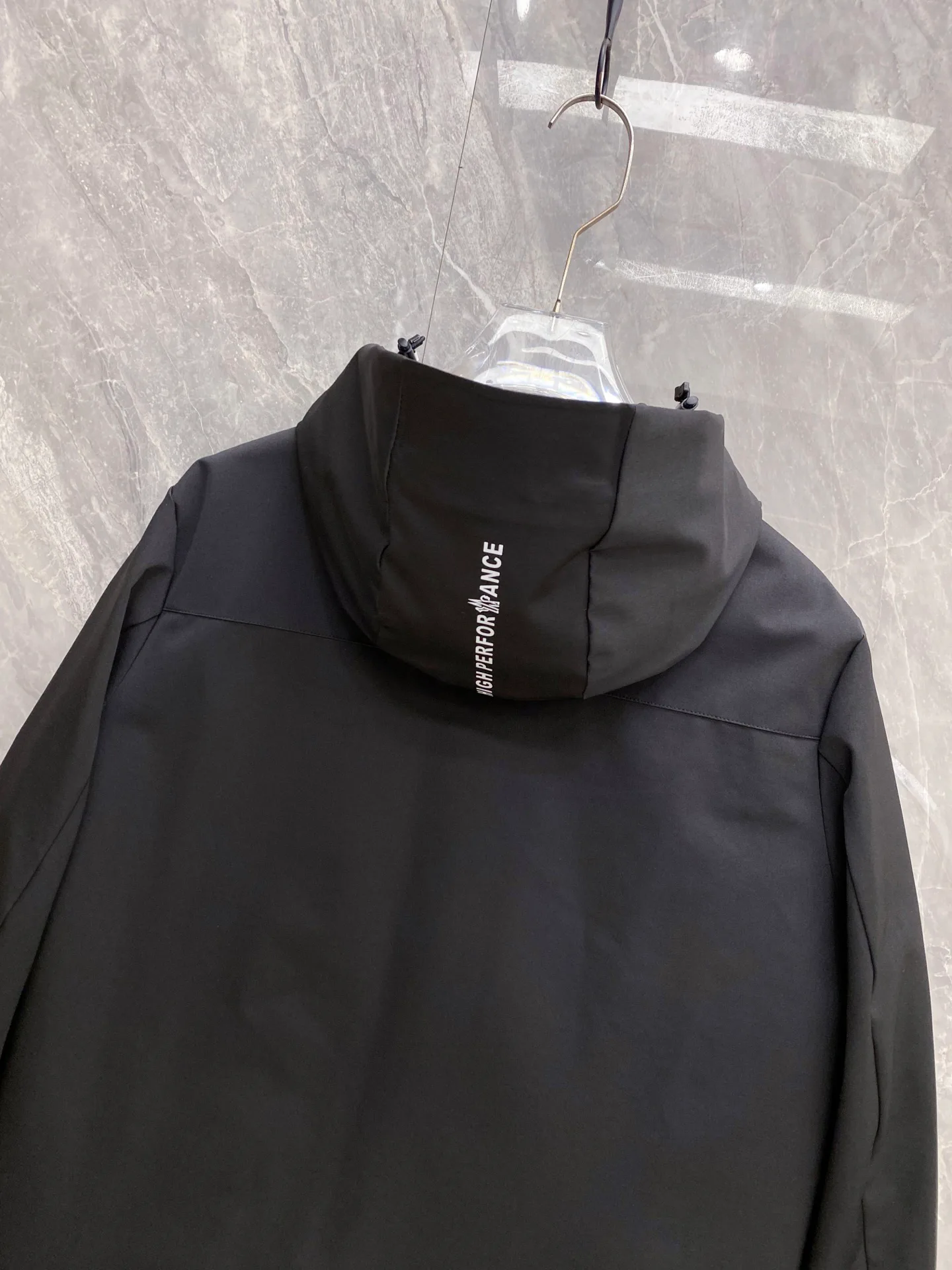 Men's Jackets And Down Jackets MONCLER 18348637