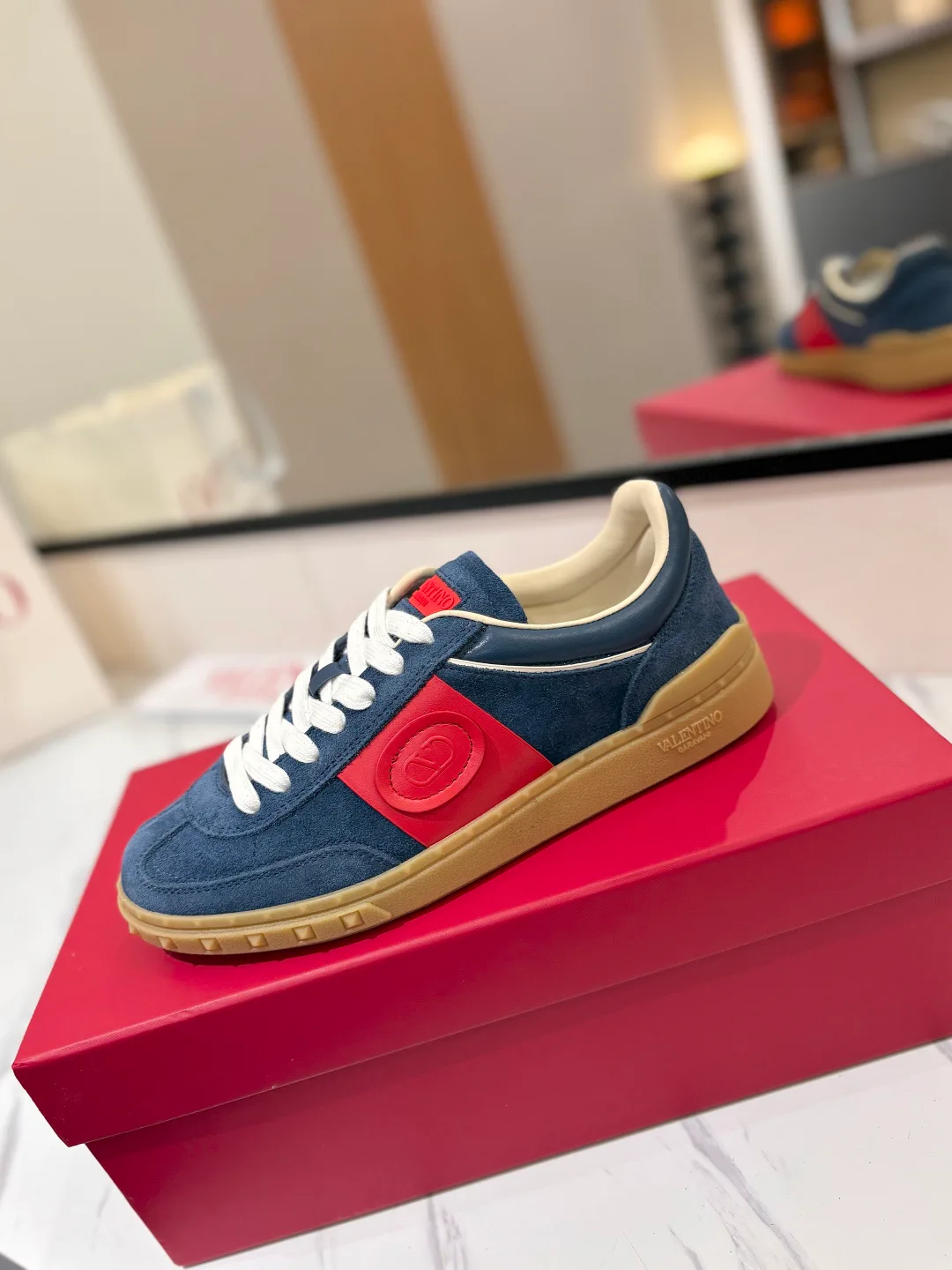 Women's Sneakers VALENTINO 18282467