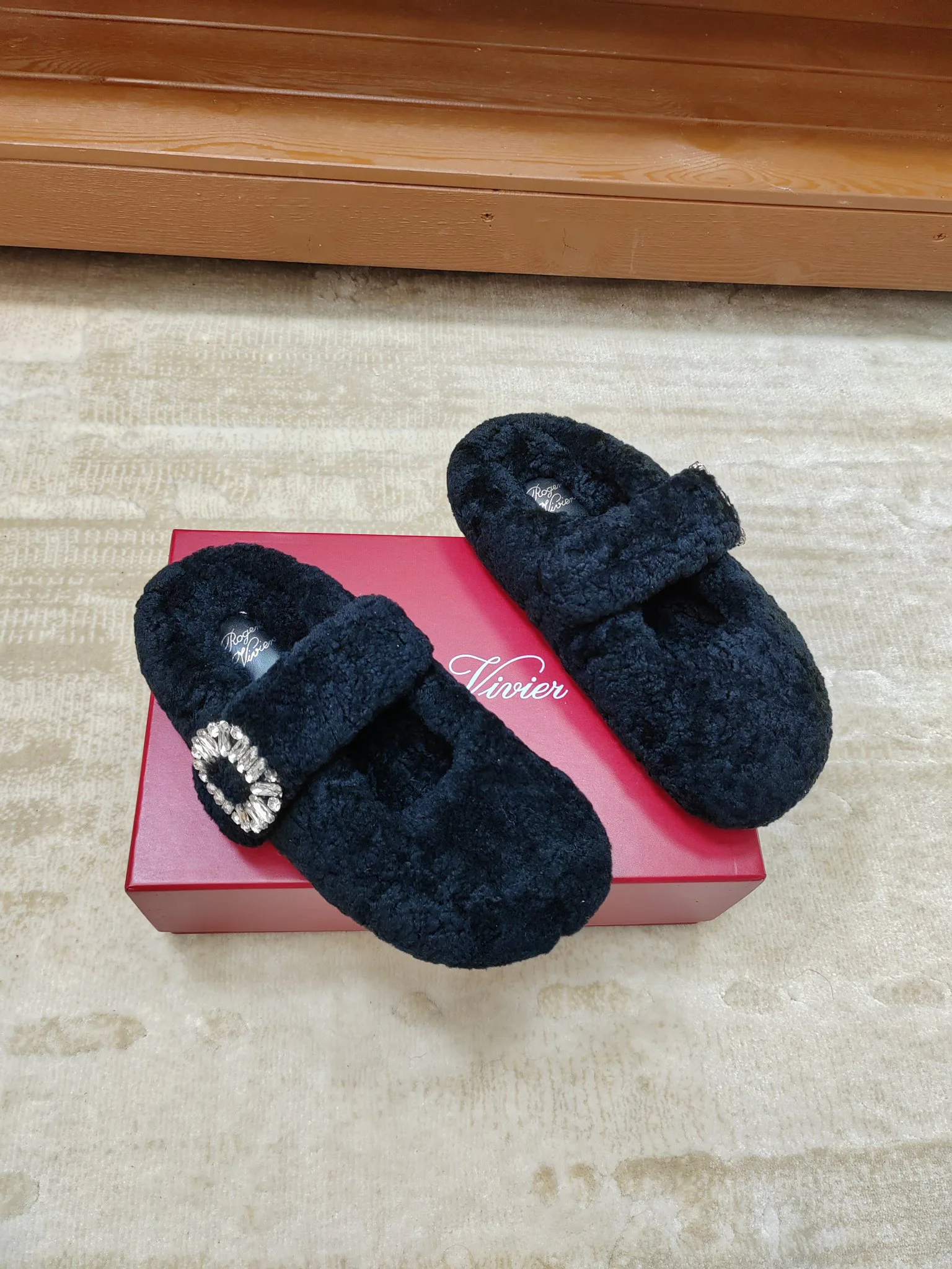 Women's Slippers ROGER VIVIER 17852284