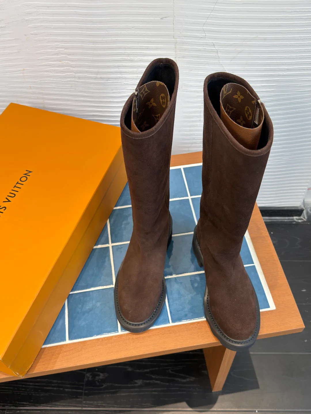 Сапоги Женские Louis Vuitton 18604408