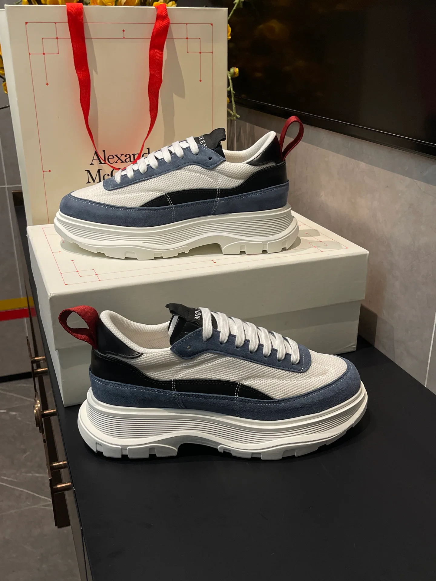 Women's Sneakers ALEXANDER MCQUEEN 18363949