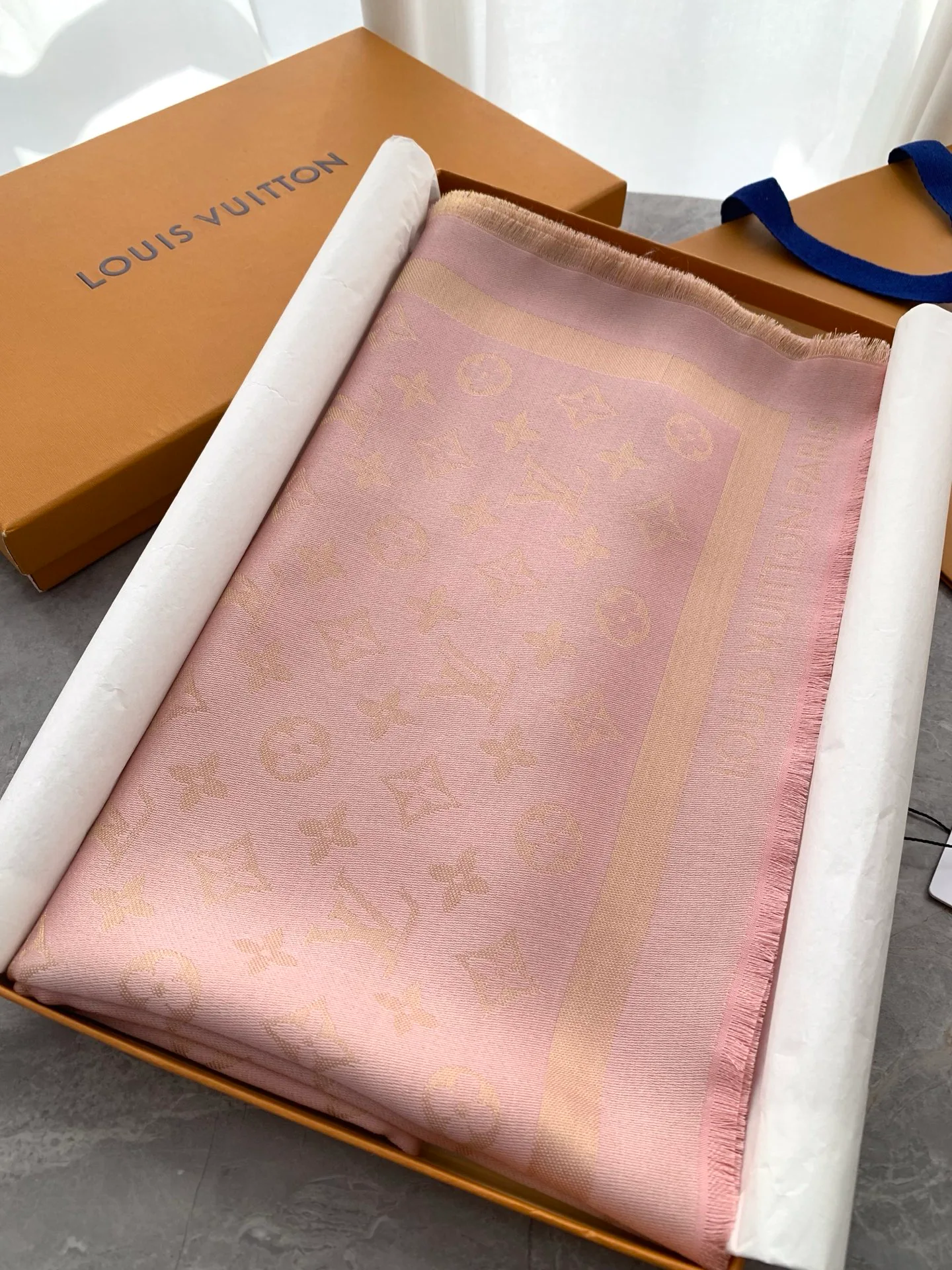 Scarves LOUIS VUITTON 17925782