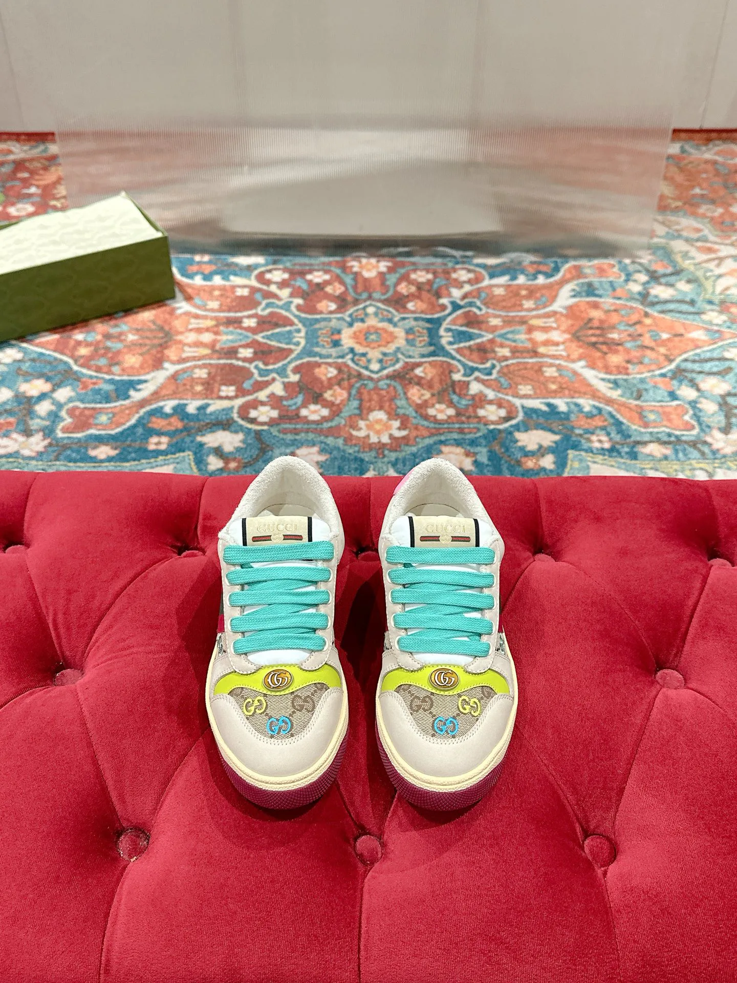 Women's Sneakers GUCCI 17956644