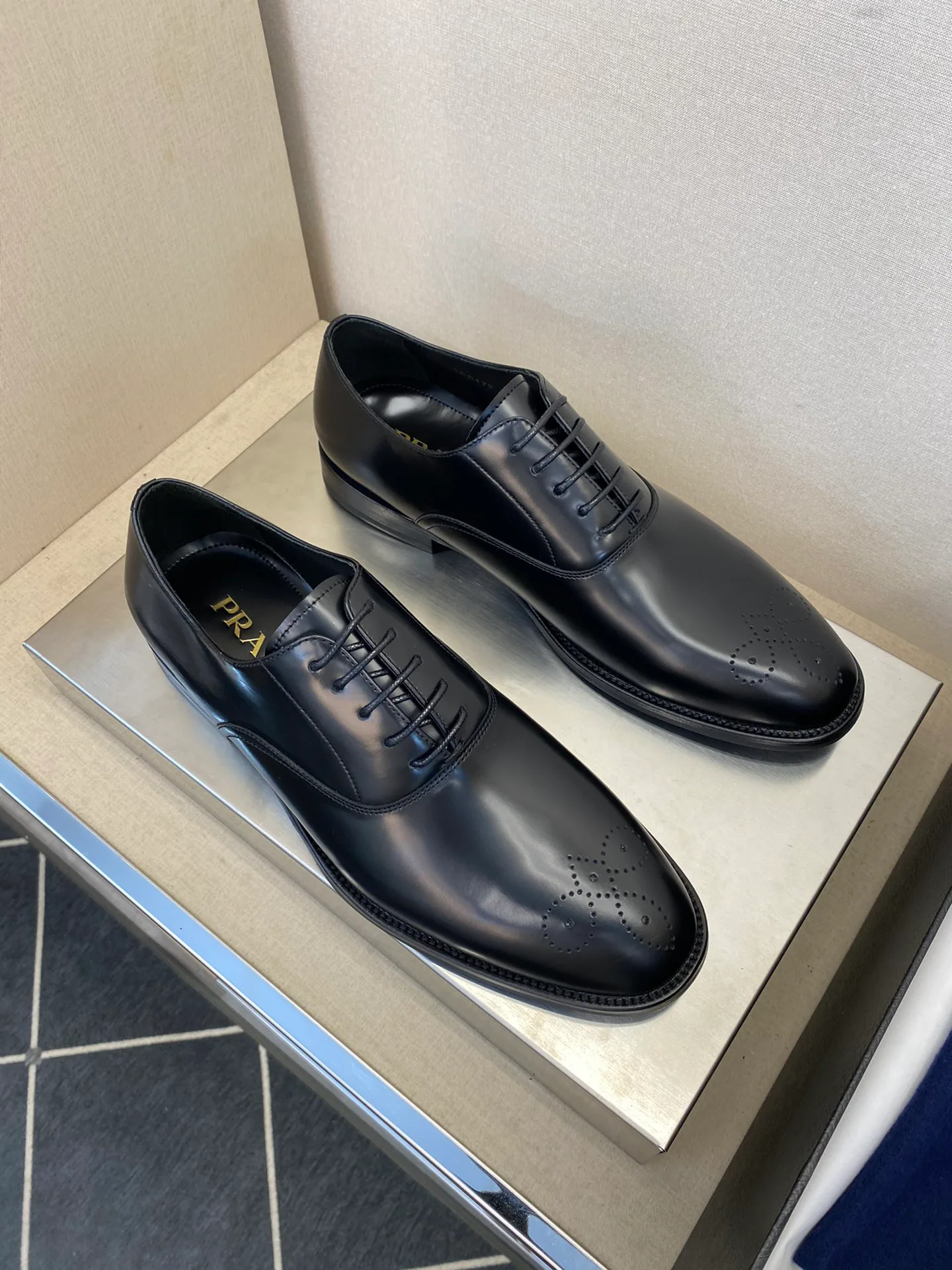 Men's Loafers And Dress Shoes PRADA 18079120