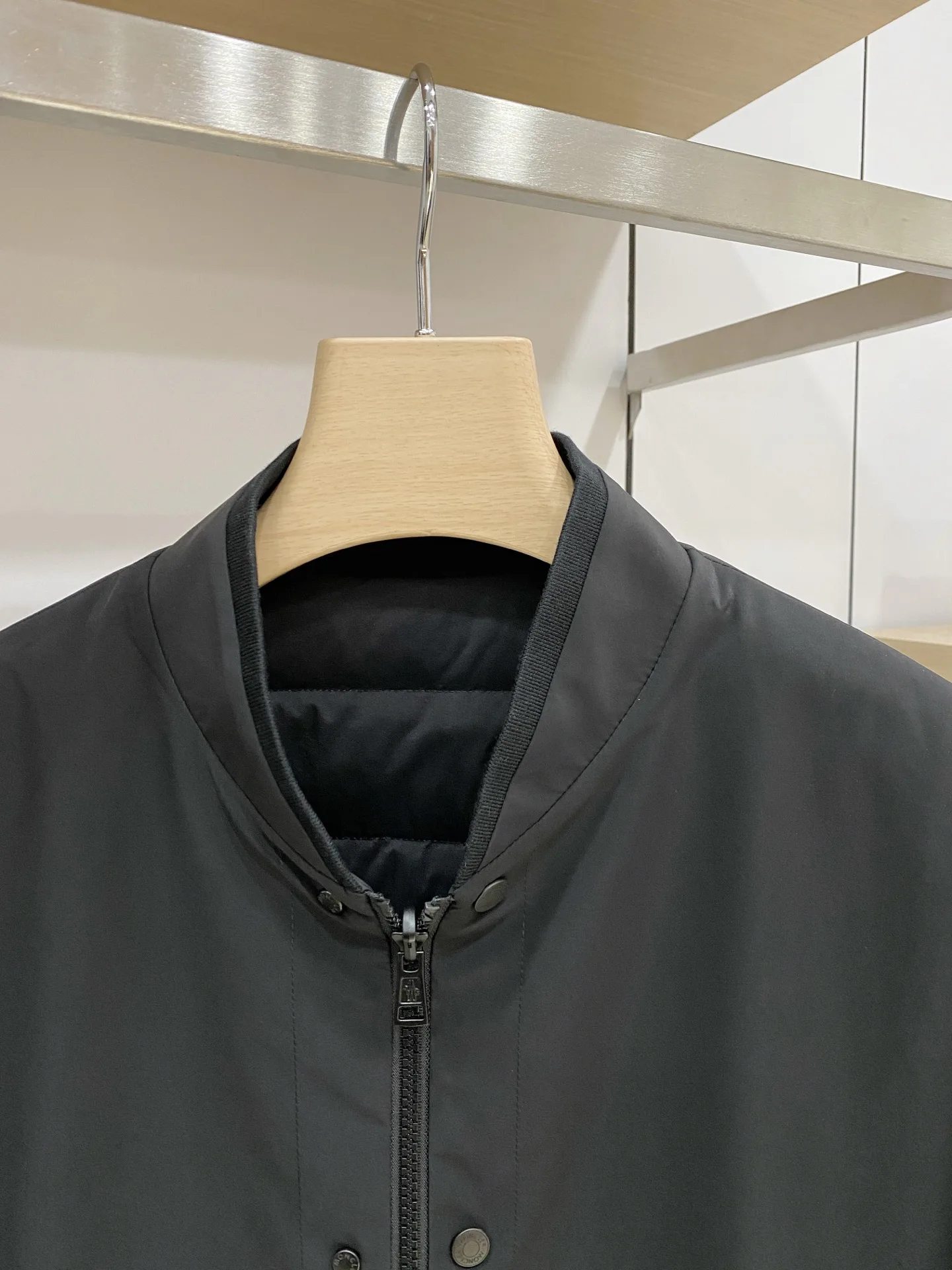 Куртки И Пуховики Мужские Moncler 18596325