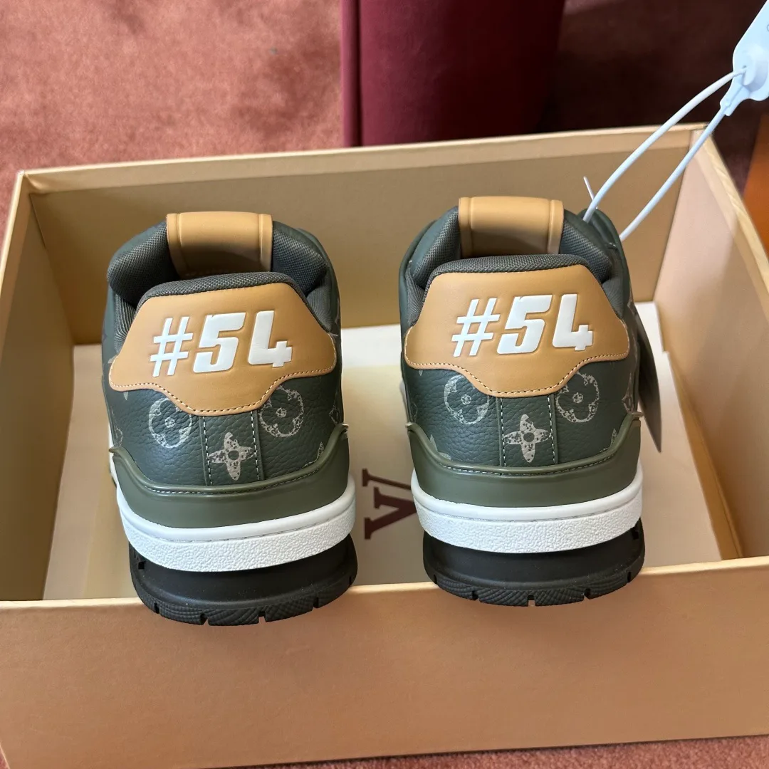 Men's Sneakers LOUIS VUITTON 18039933