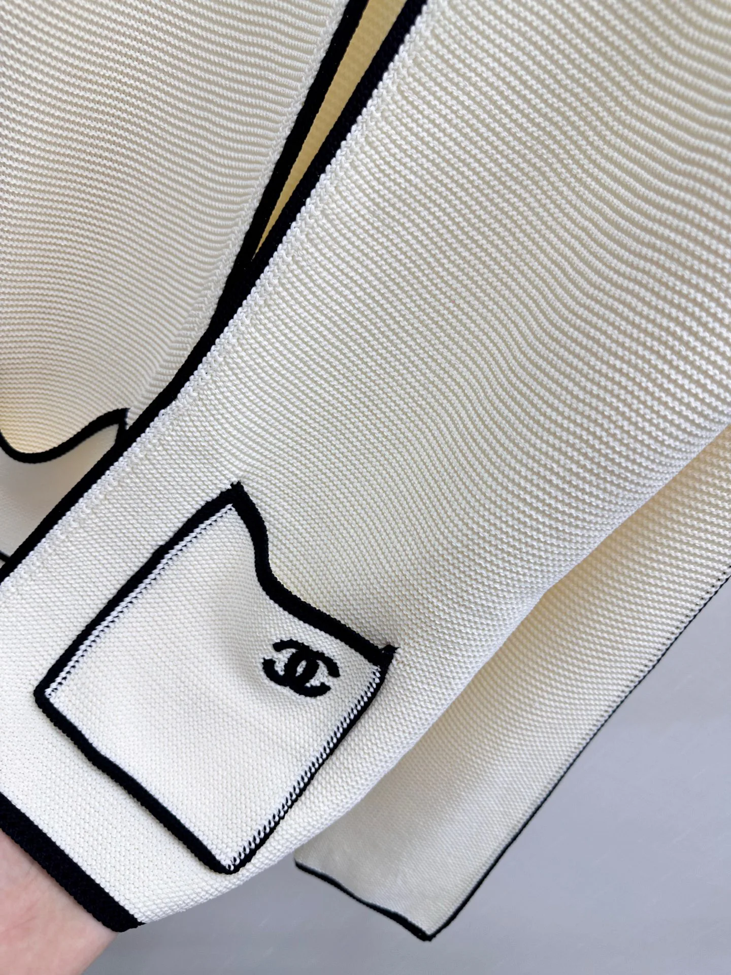 Women's Jumpers And Sweaters CHANEL 18138072