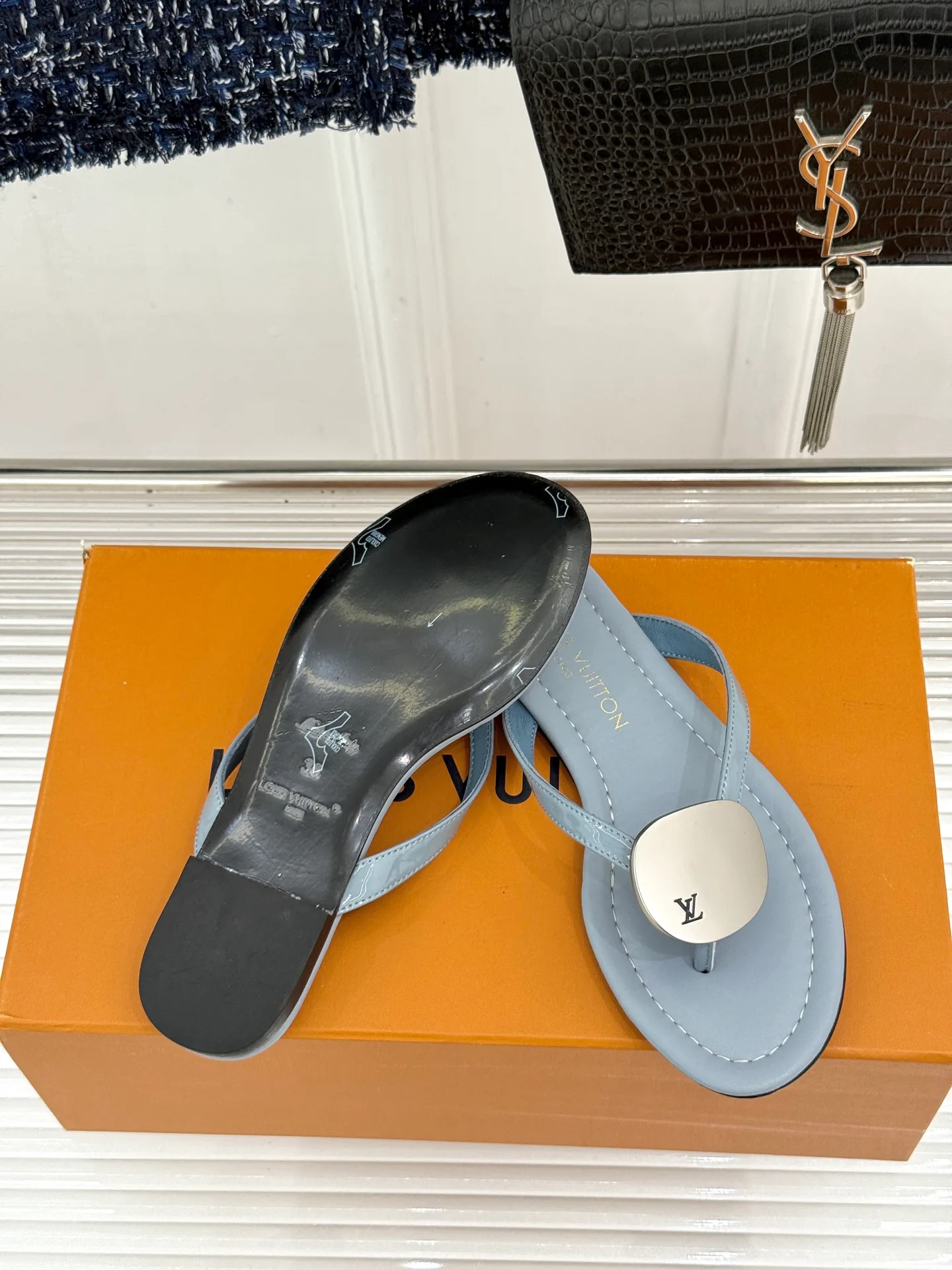Women's Flip-Flops LOUIS VUITTON 17596992