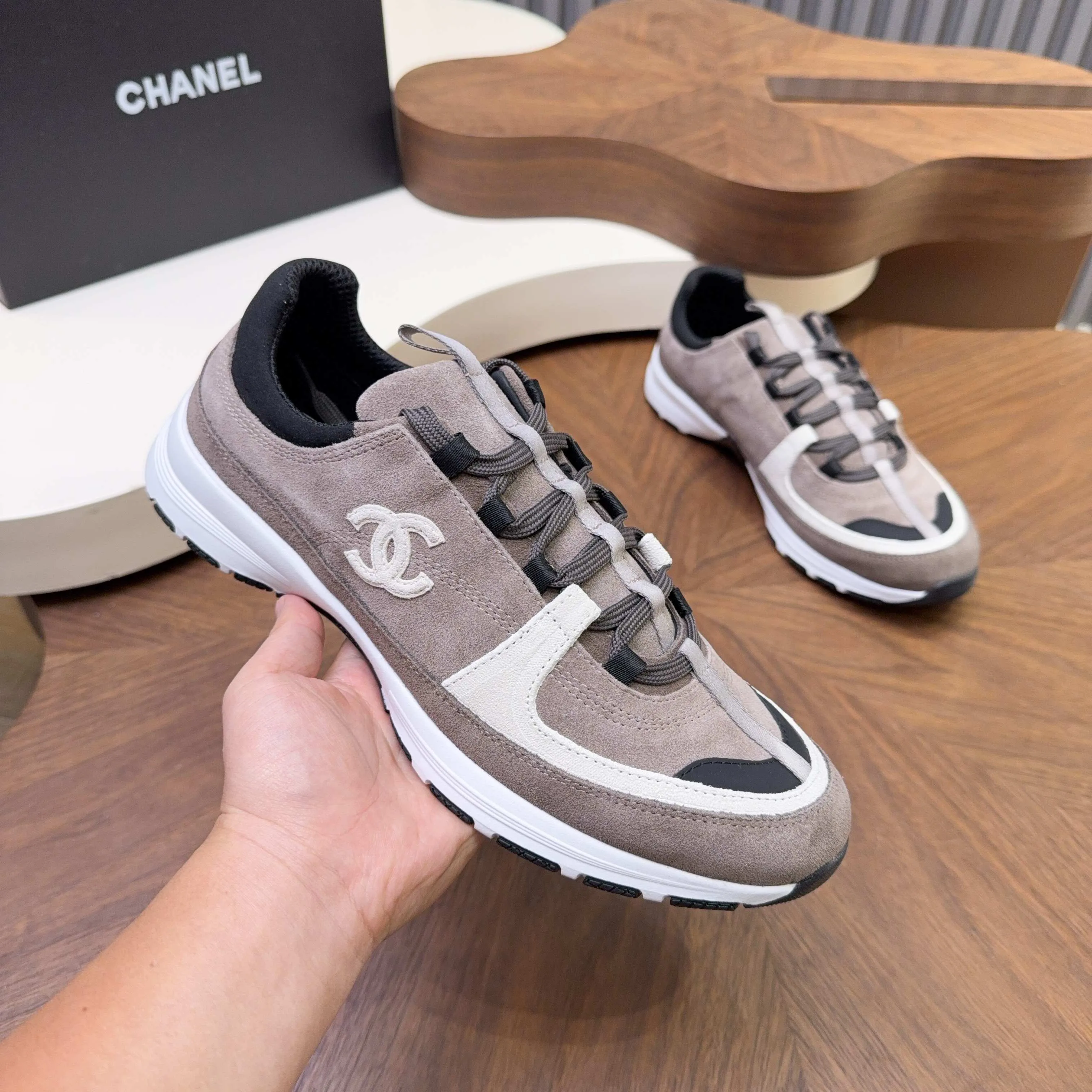 Women's Sneakers CHANEL 17918716