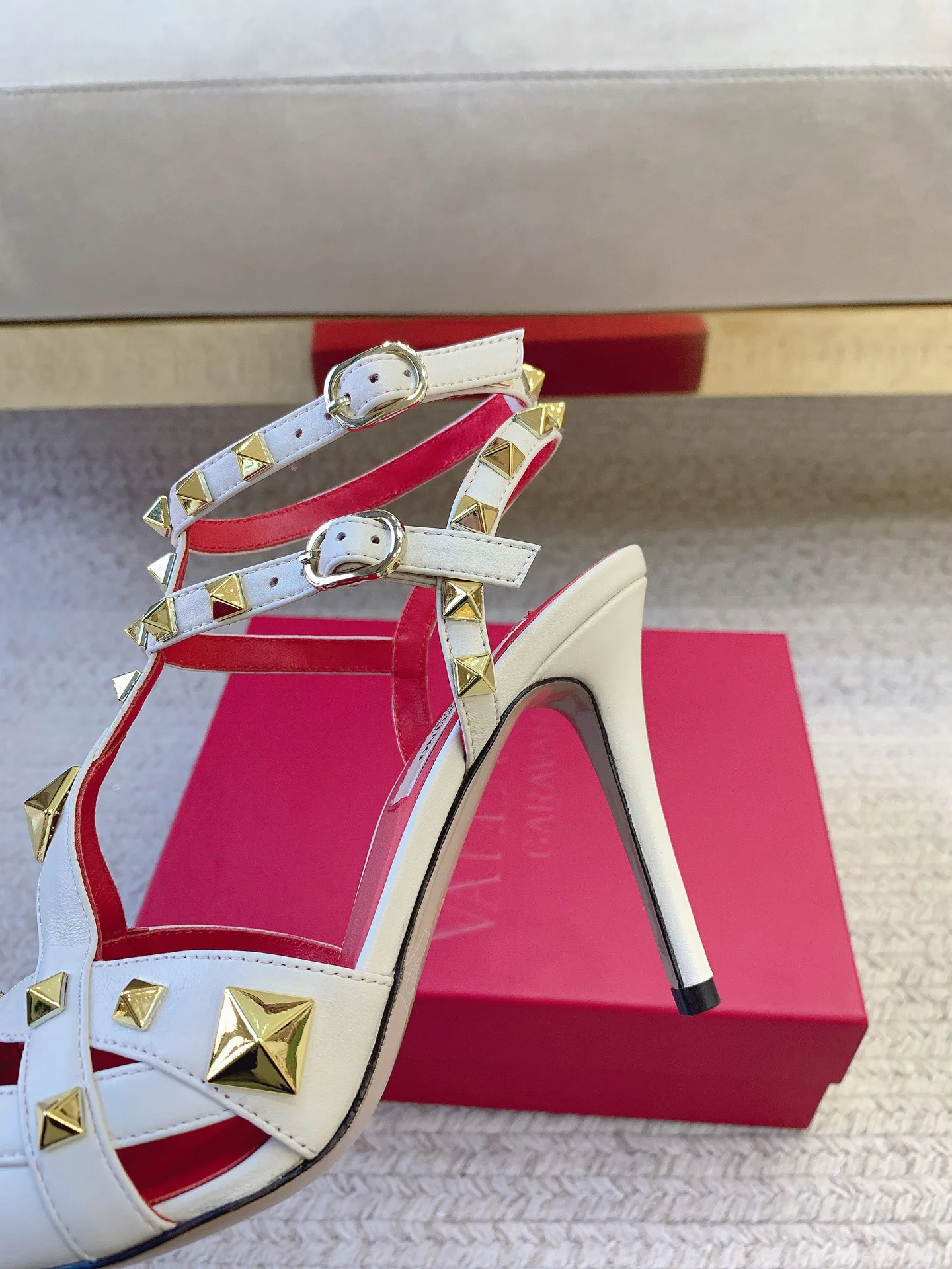 Women's Heels VALENTINO 17656634