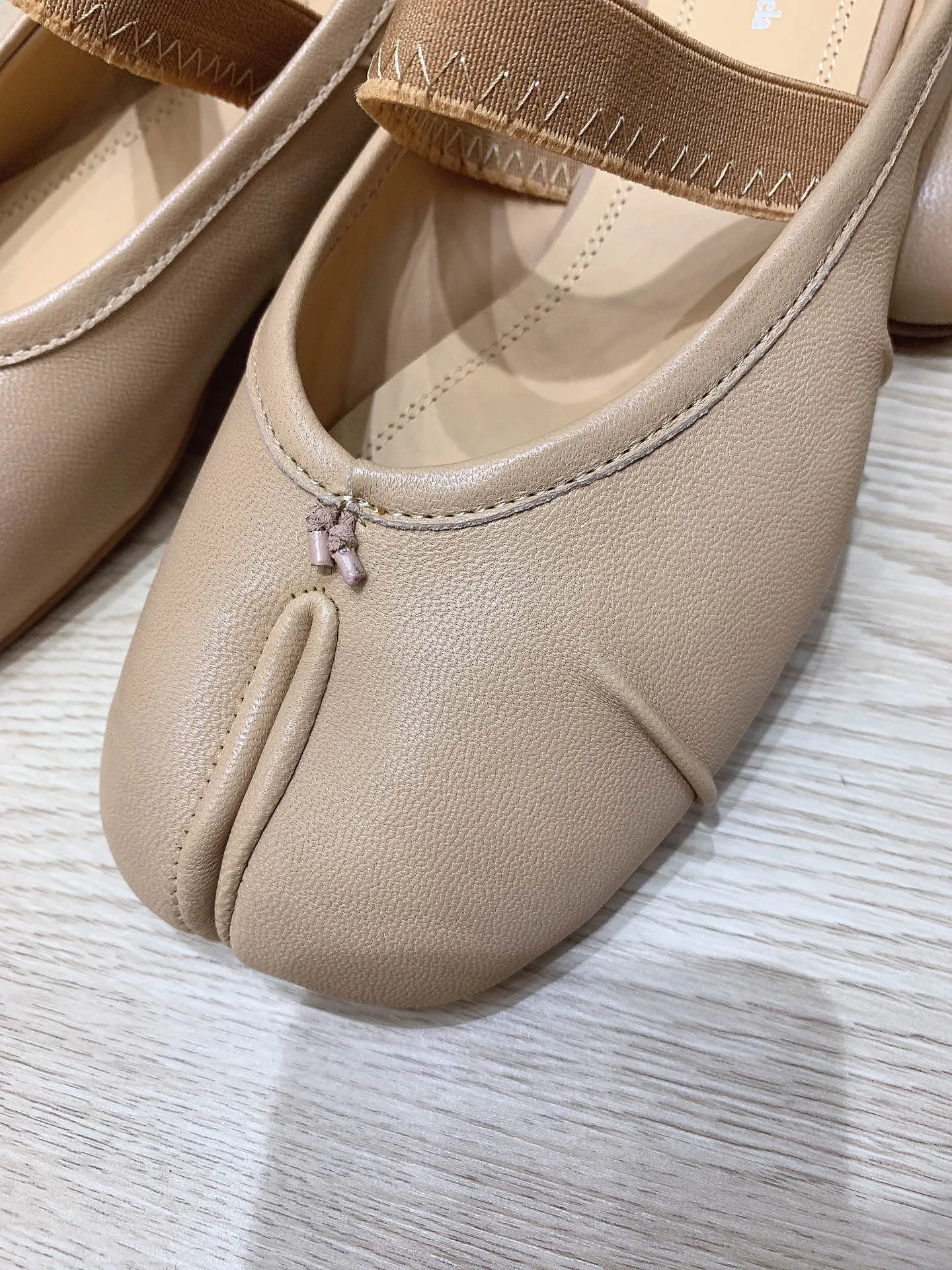 Women's Ballet Flats MAISON MARGIELA 18160100