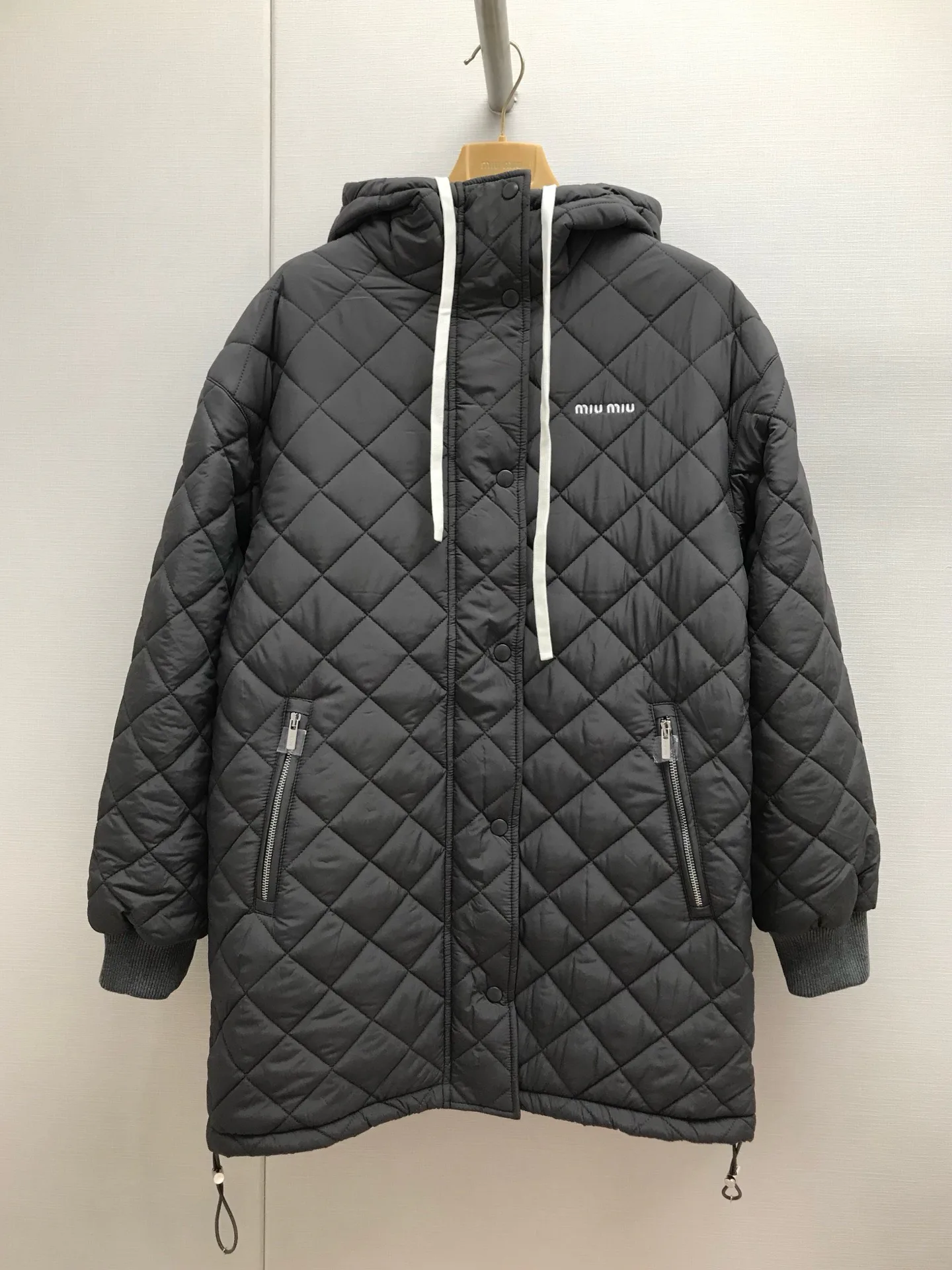 Куртки И Пуховики Женские Miu Miu 18673361