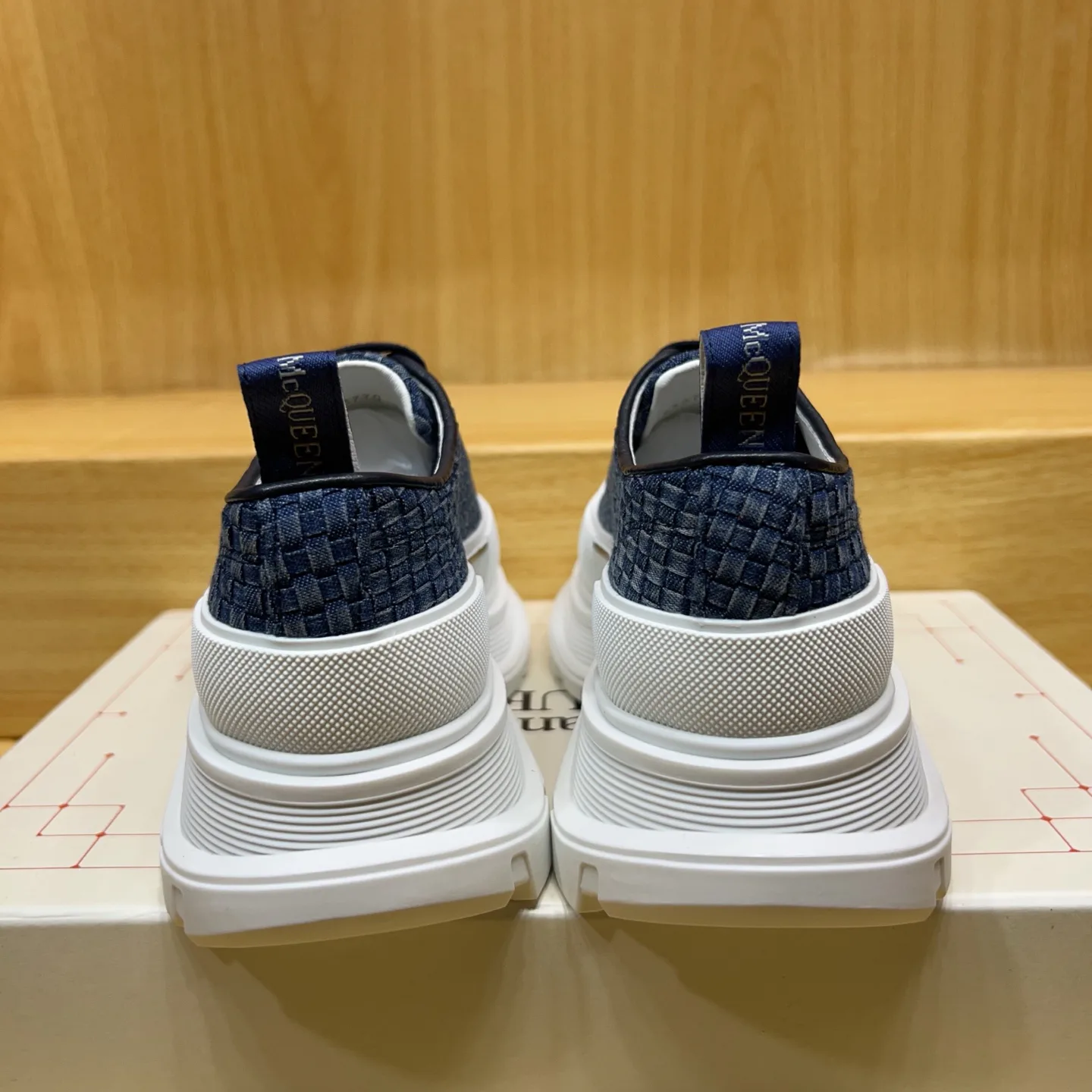 Women's Sneakers ALEXANDER MCQUEEN 17545168