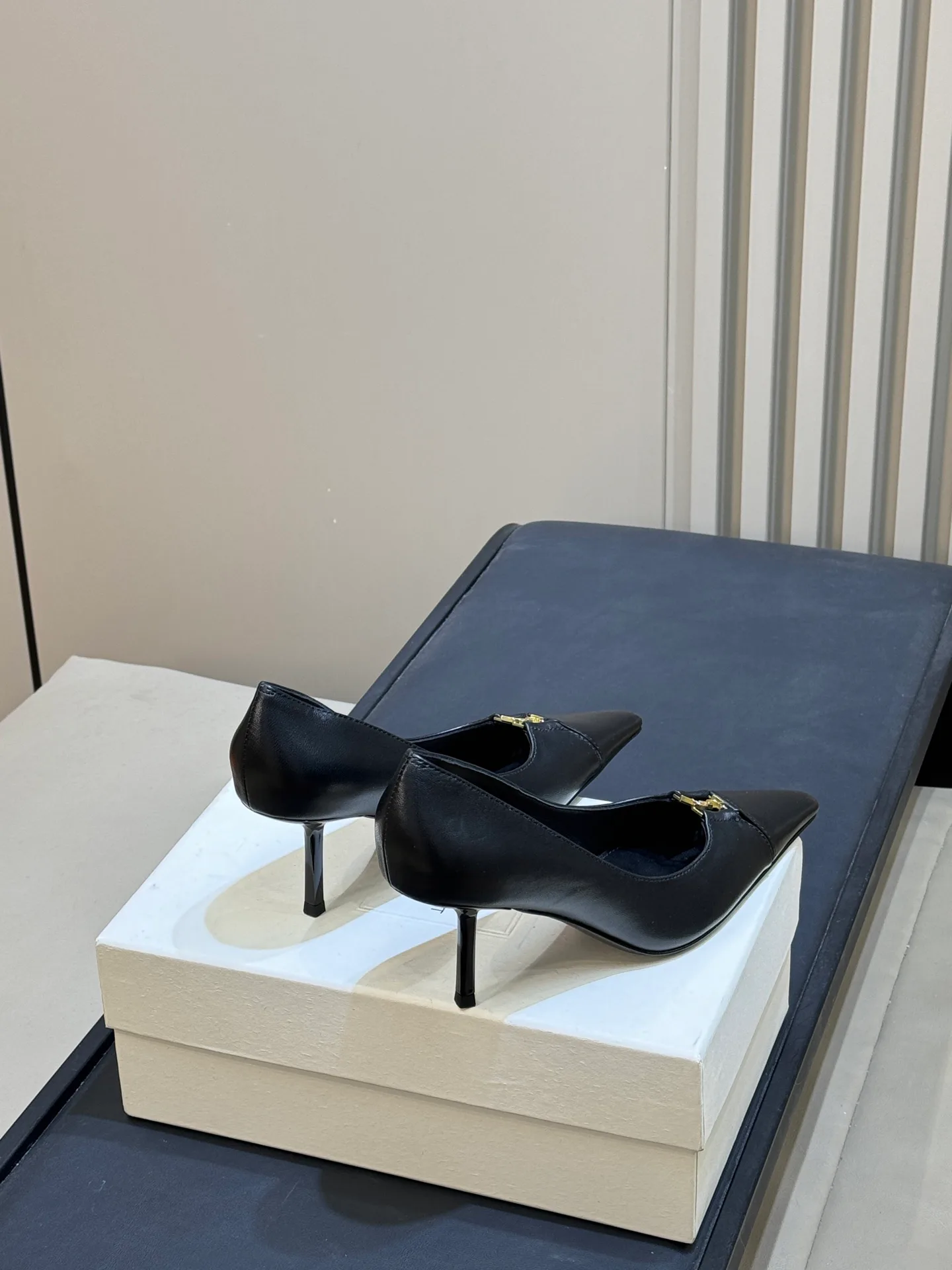 Women's Heels SAINT LAURENT 18073638