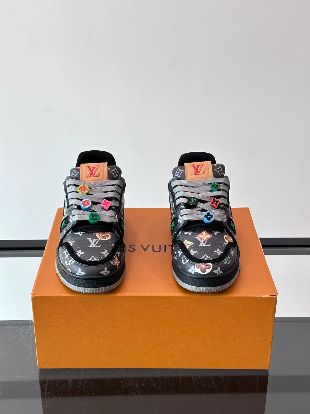 Men's Sneakers LOUIS VUITTON 18400624
