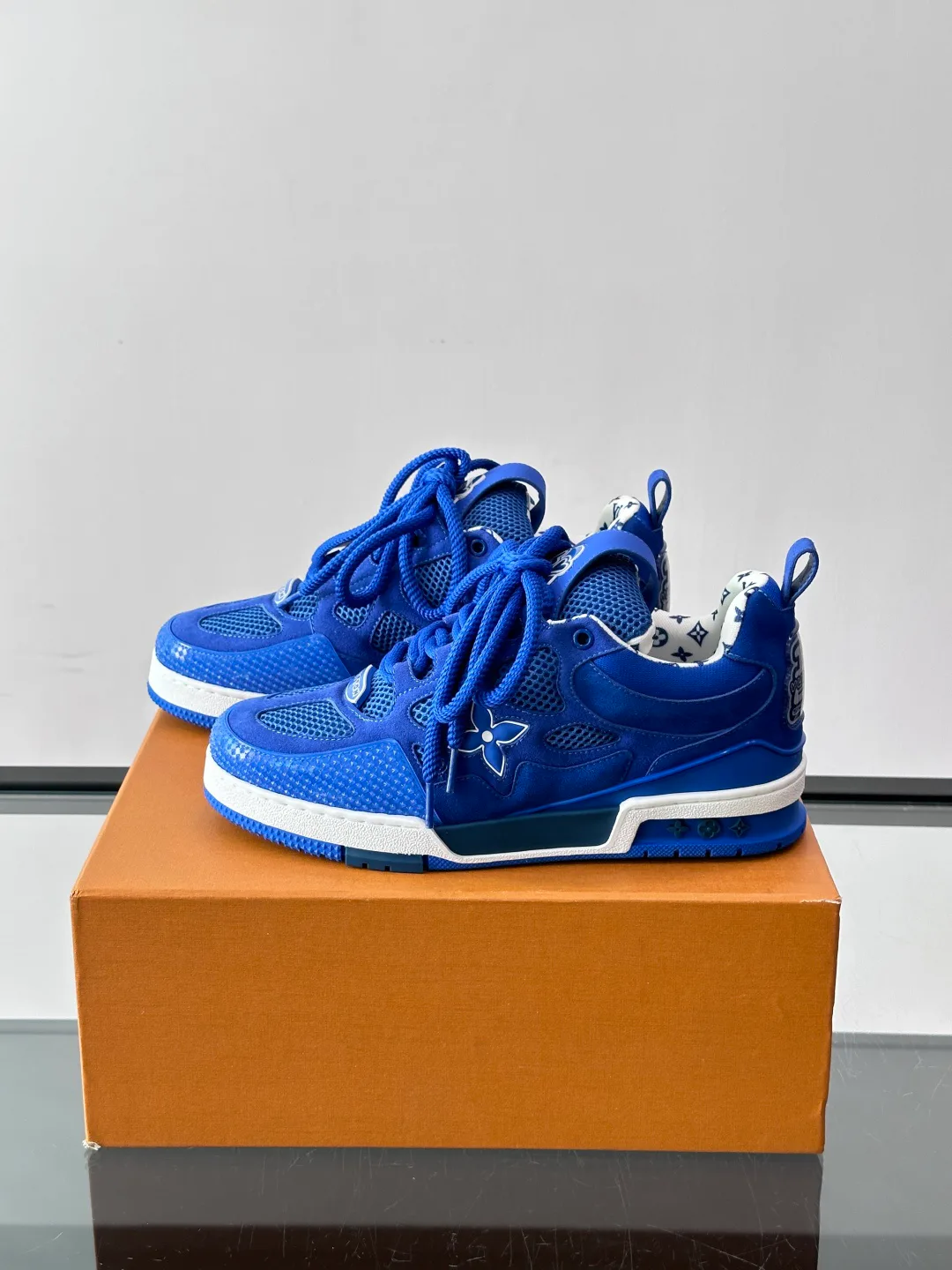 Women's Sneakers LOUIS VUITTON 17588547