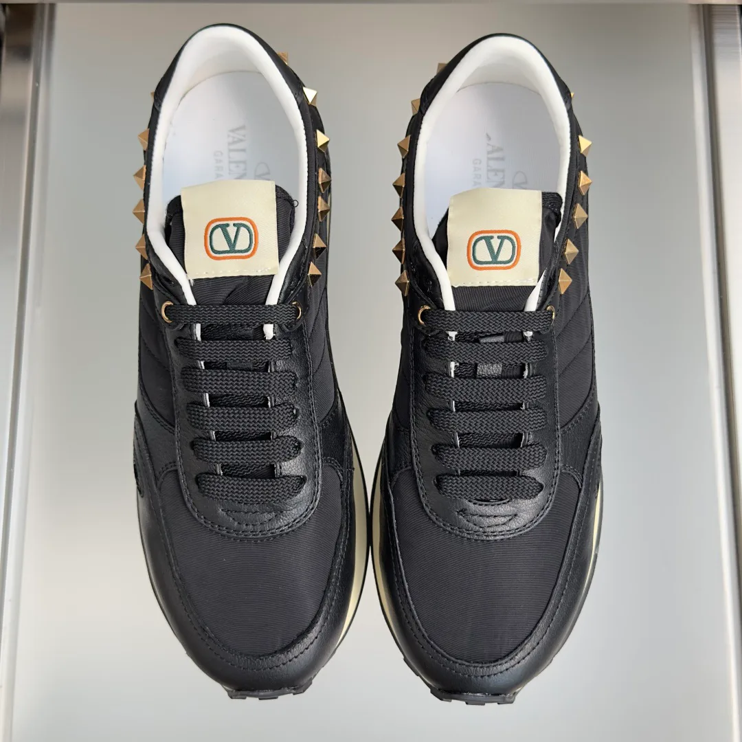 Women's Sneakers VALENTINO 17950499