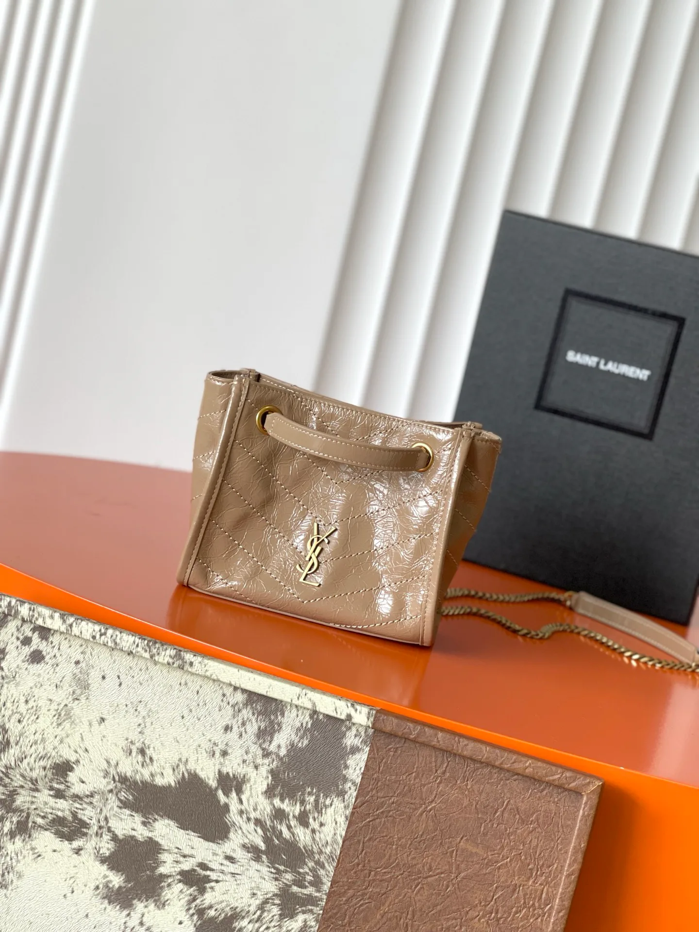 Классические Сумки Женские Saint Laurent 18610990