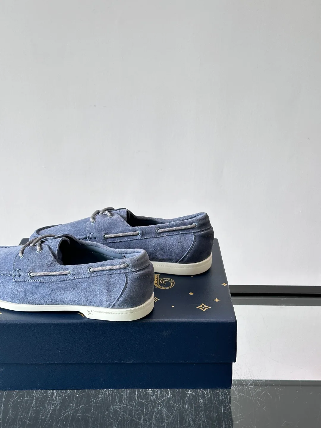 Men's Loafers And Dress Shoes LOUIS VUITTON 17941072