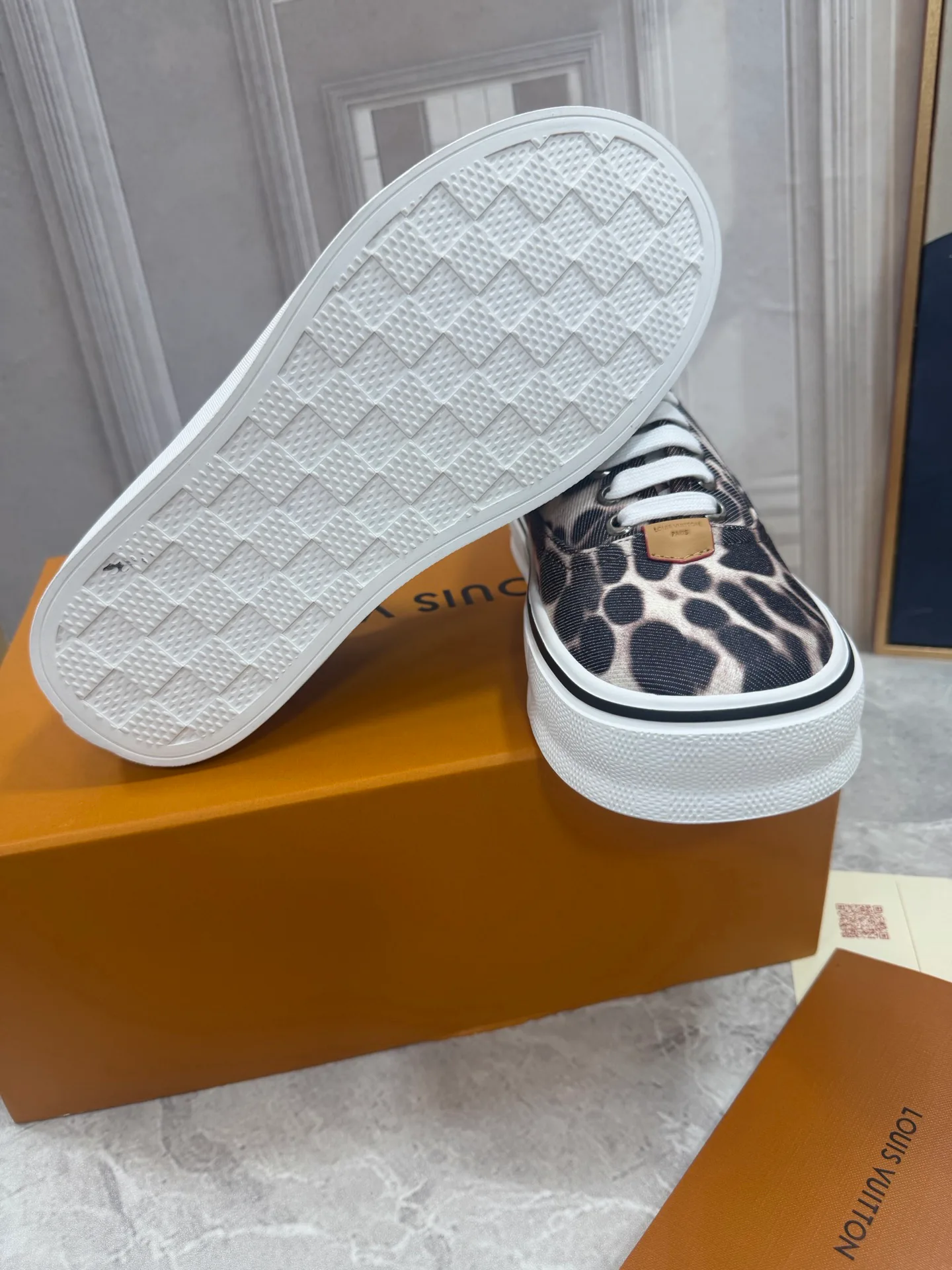 Men's Sneakers LOUIS VUITTON 18190078
