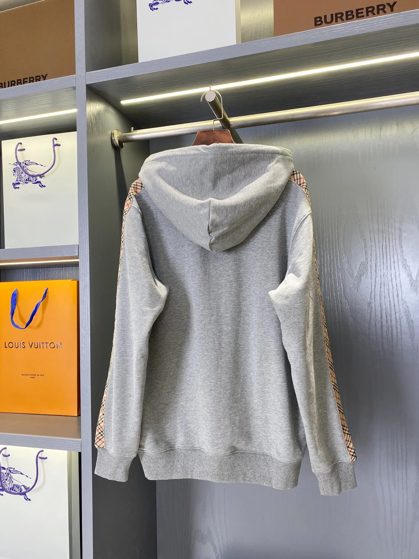 Men's Sweatshirts And Hoodies BURBERRY 18141441