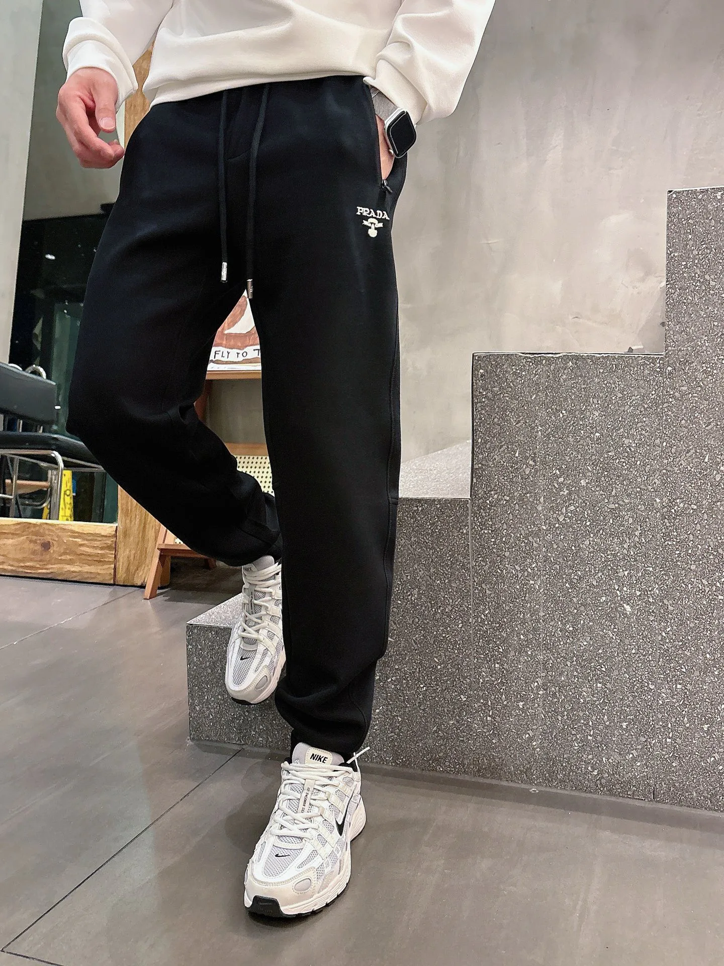 Брюки Мужские Prada 18596836