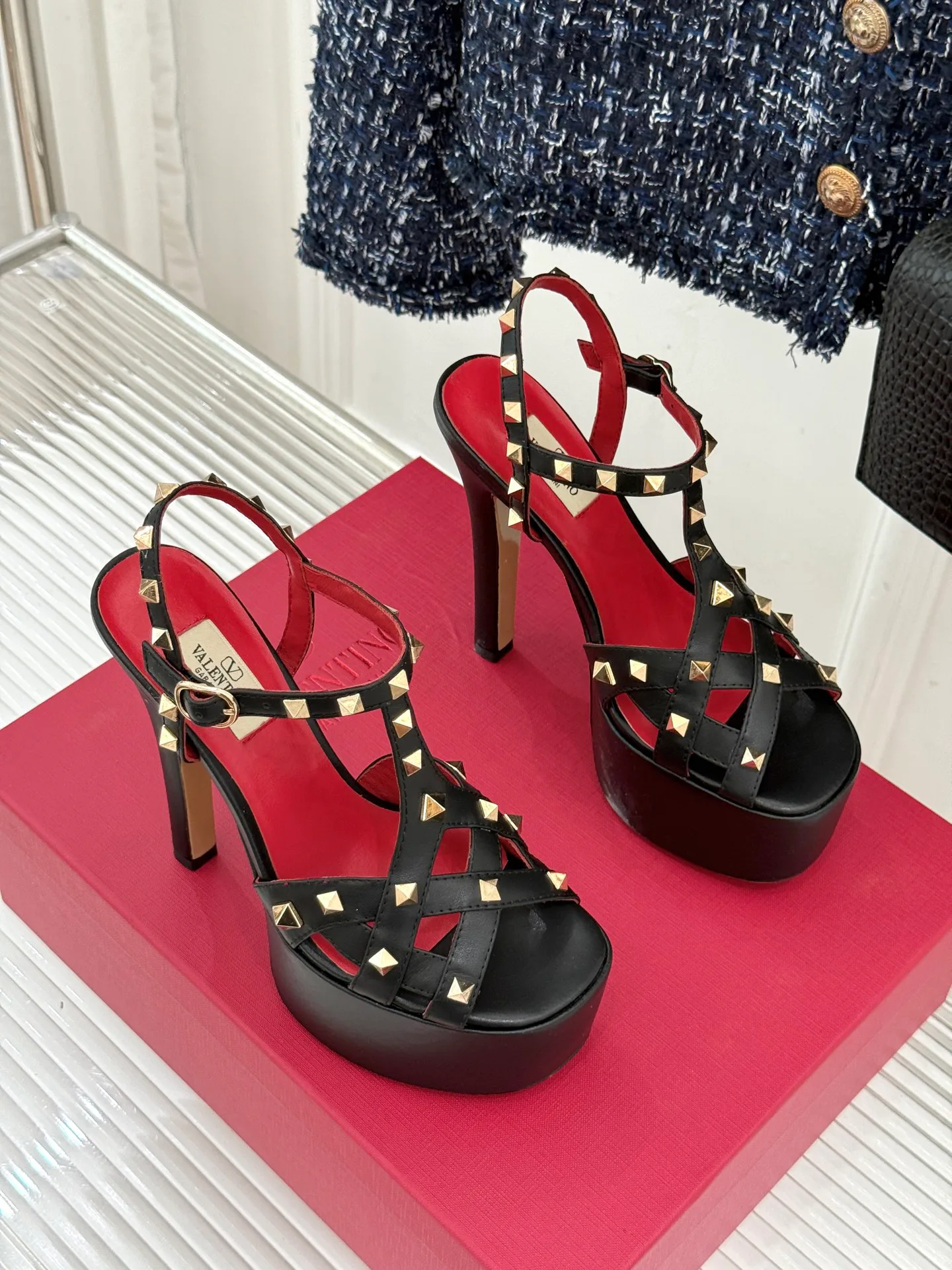 Women's Open-Toe Sandals VALENTINO 18198293