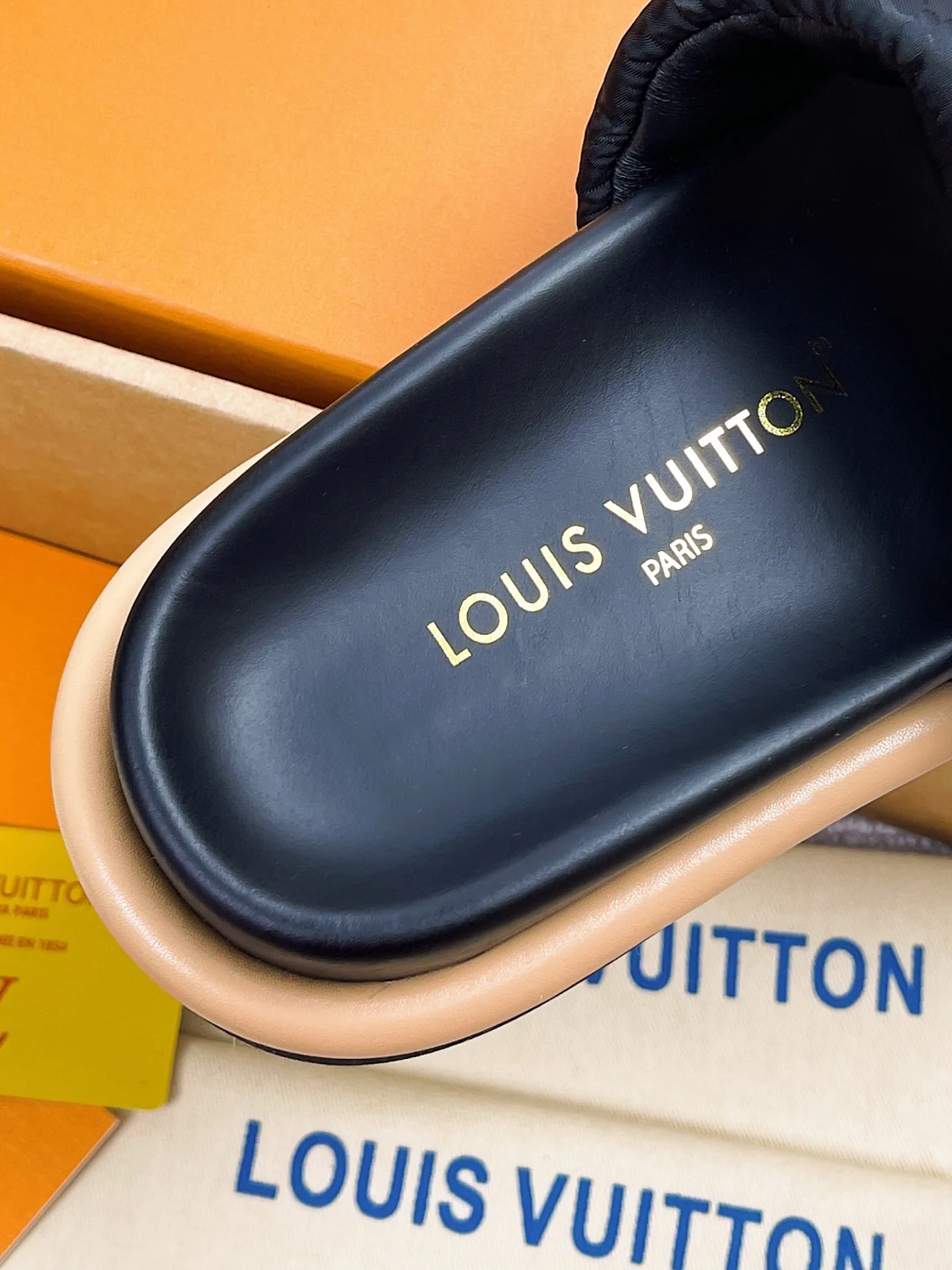 Women's Flip-Flops LOUIS VUITTON 18142869