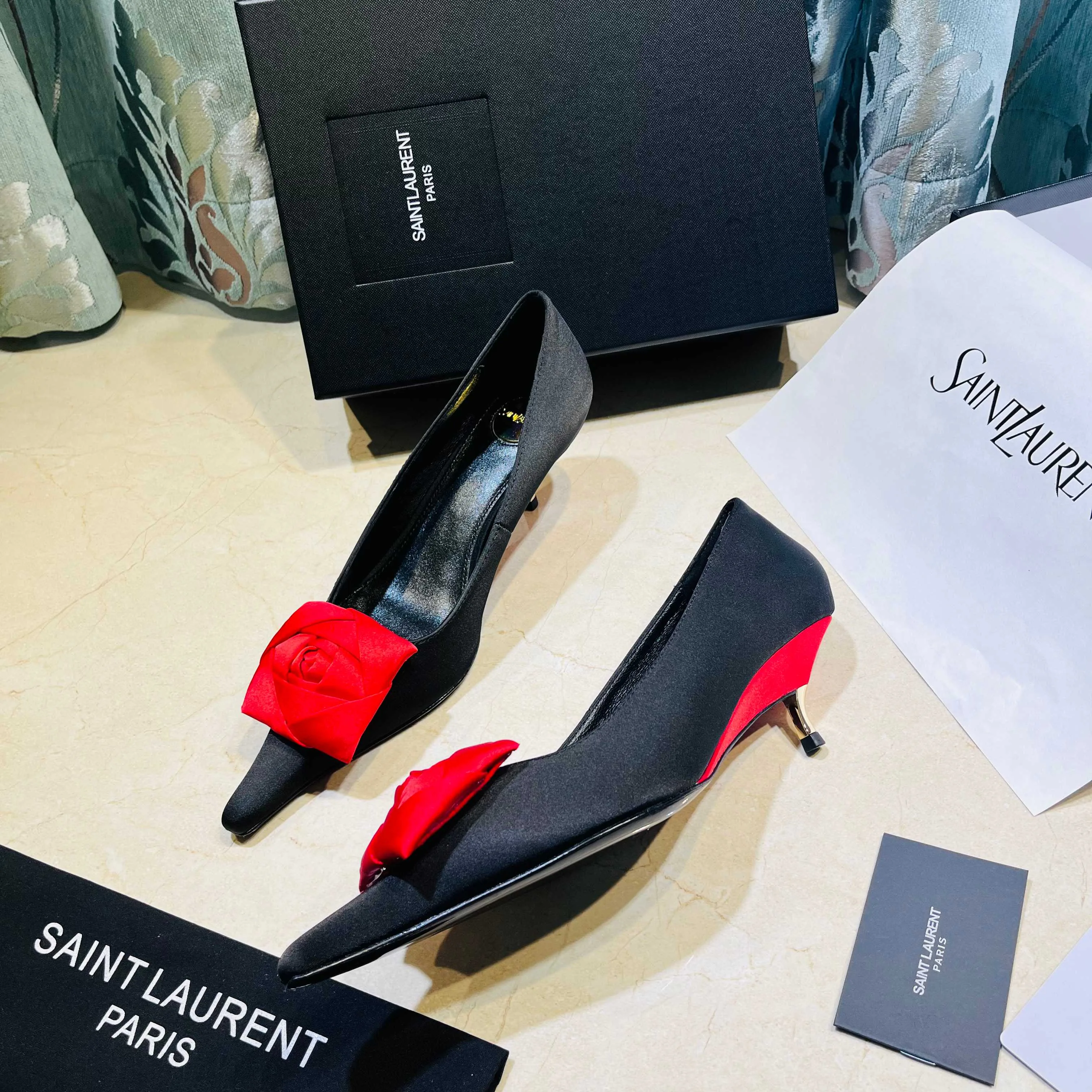 Women's Heels SAINT LAURENT 18083610