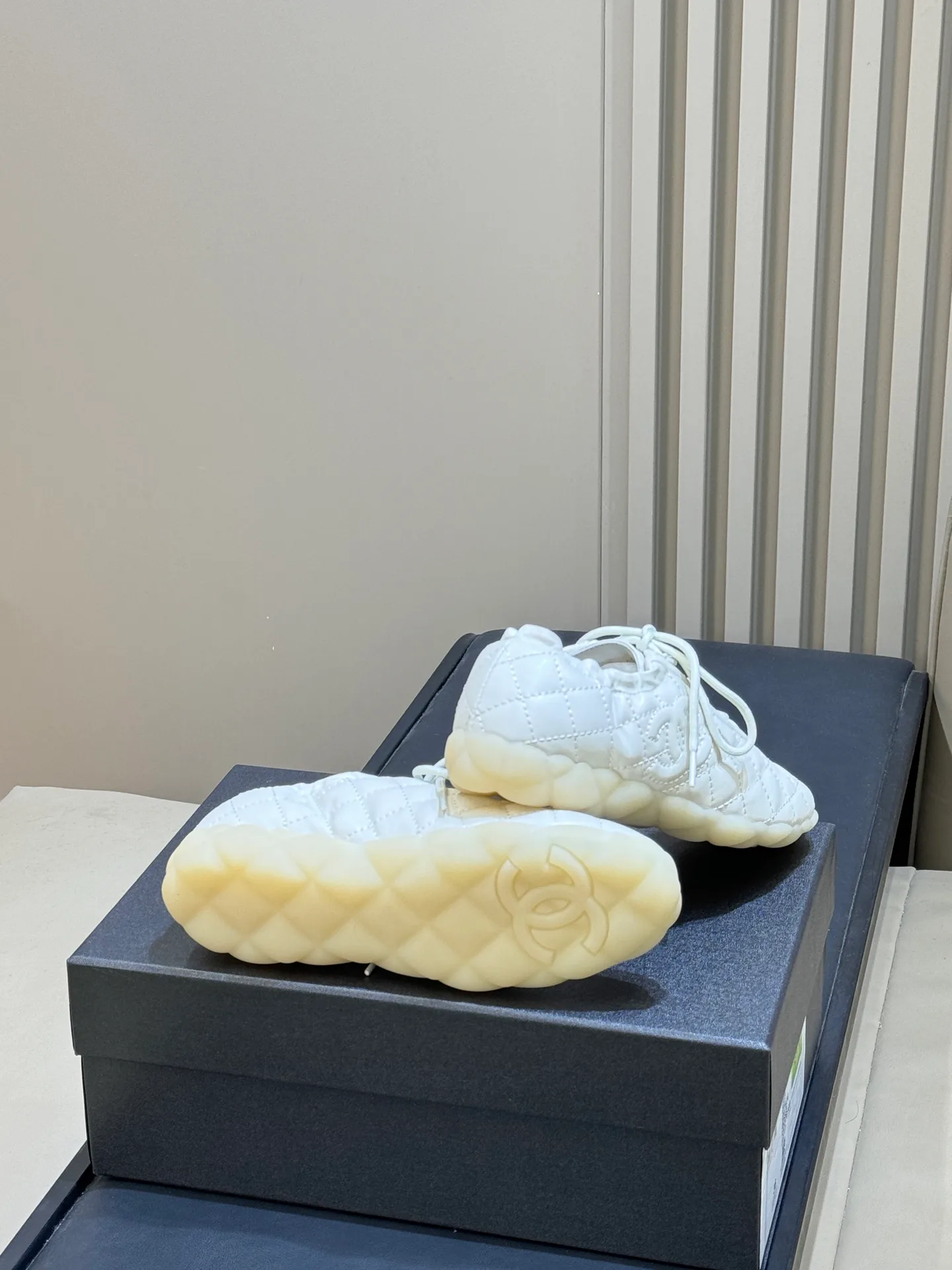 Women's Sneakers CHANEL 18072928