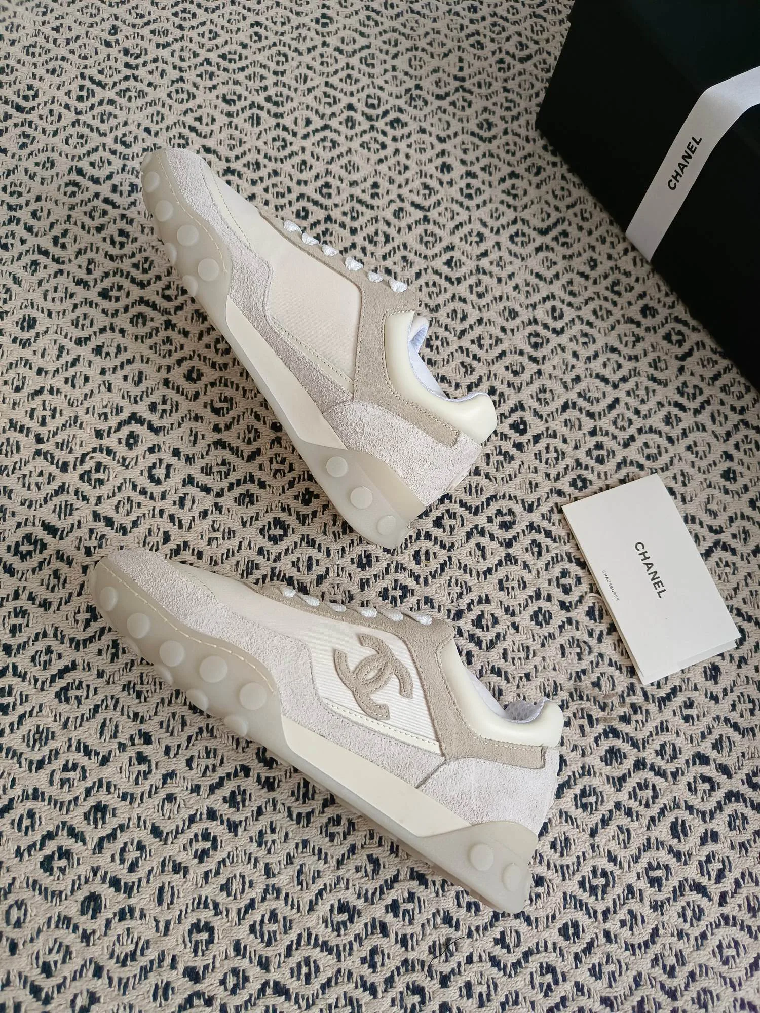 Women's Sneakers CHANEL 18475410