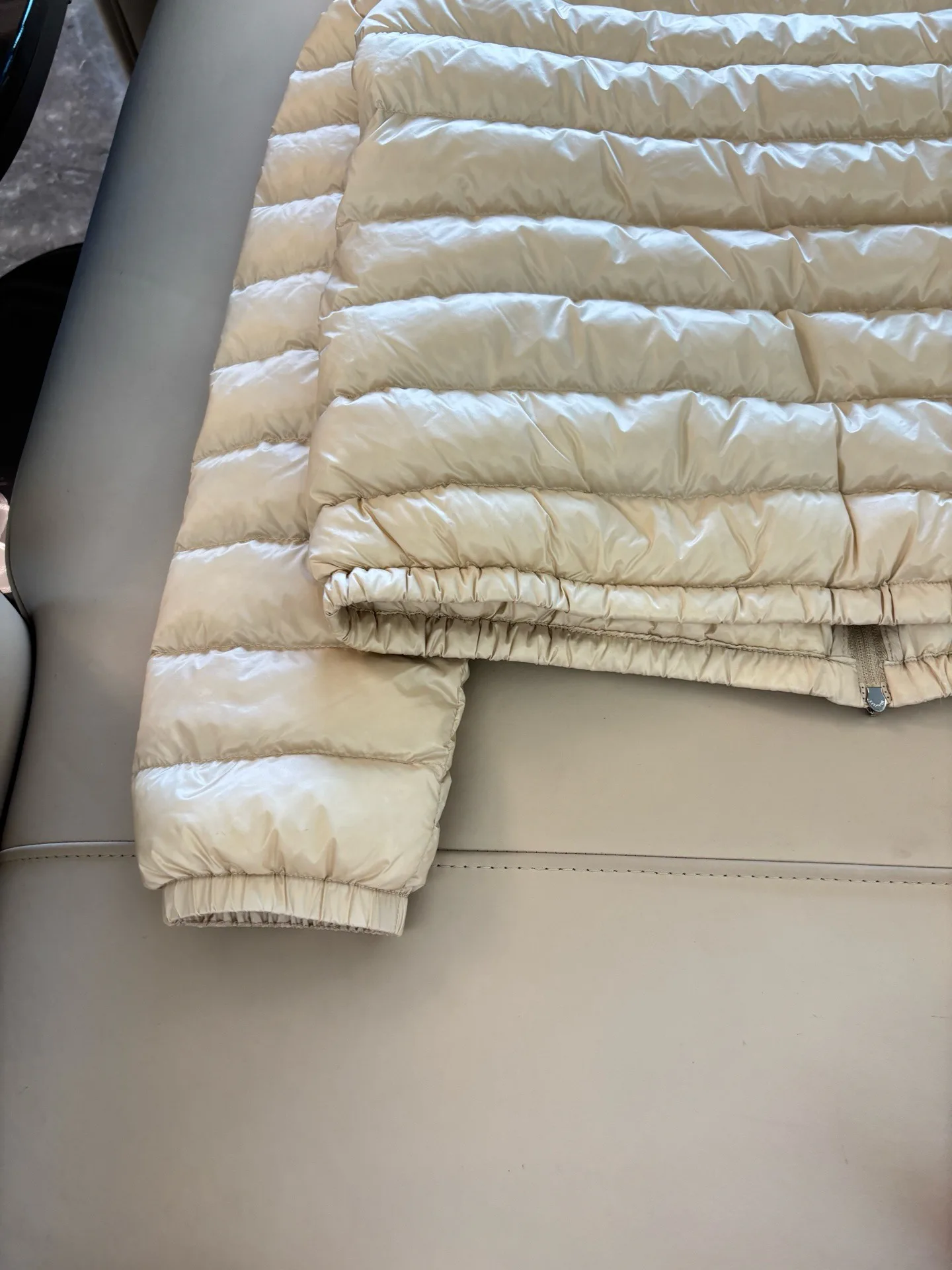 Women's Jackets And Down Jackets MONCLER 17973765