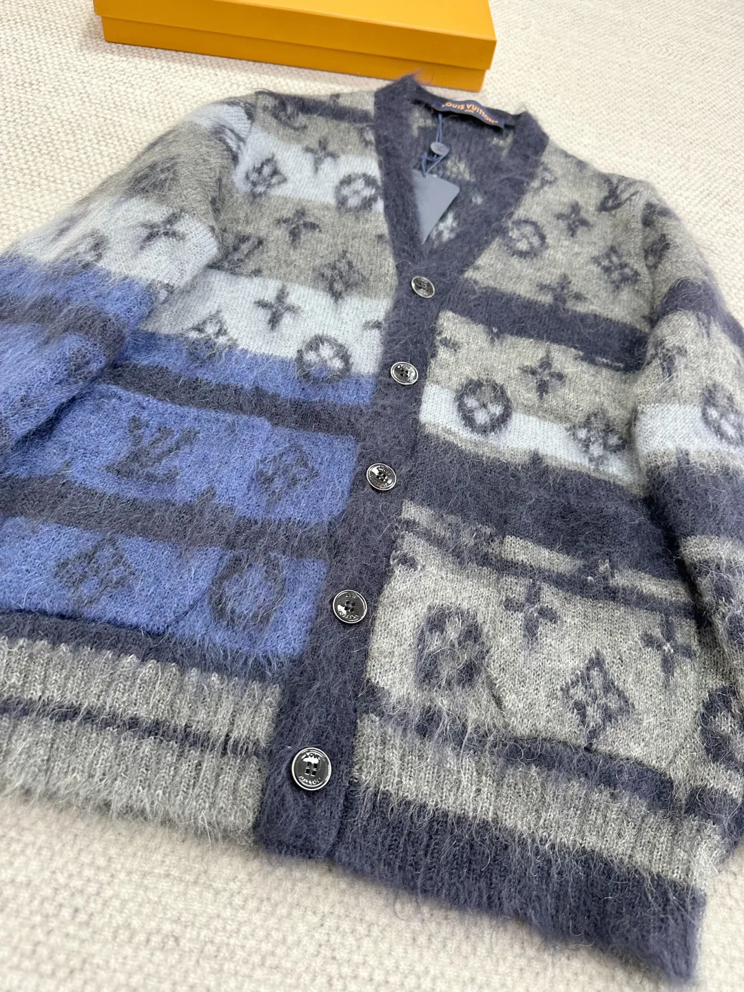 Women's Jumpers And Sweaters LOUIS VUITTON 18189372