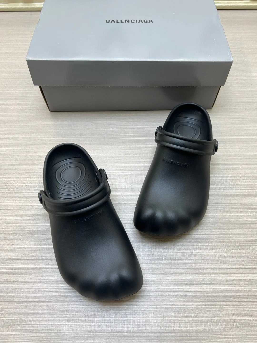 Women's Flip-Flops BALENCIAGA 17078816