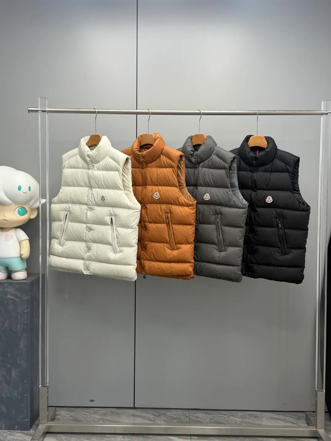 Men's Vests MONCLER 18450504