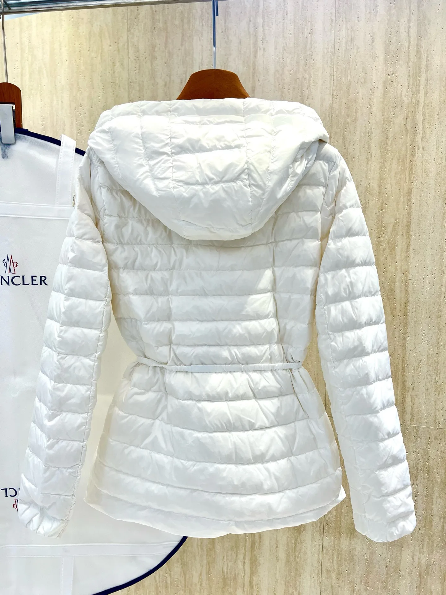 Men's Jackets And Down Jackets MONCLER 18330312