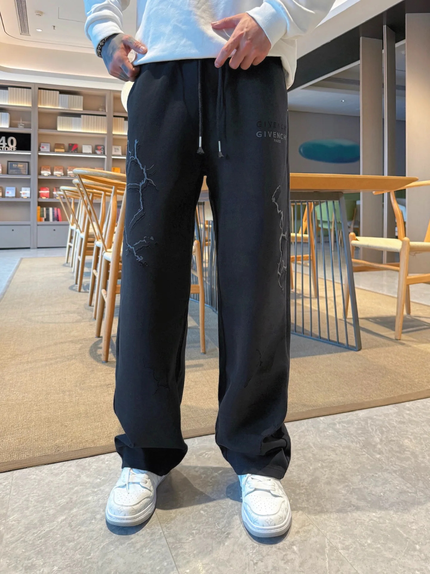 Men's Trousers GIVENCHY 18345771