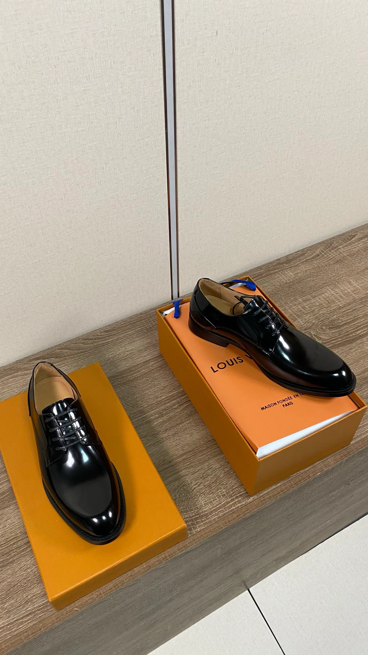 Men's Loafers And Dress Shoes LOUIS VUITTON 18078676