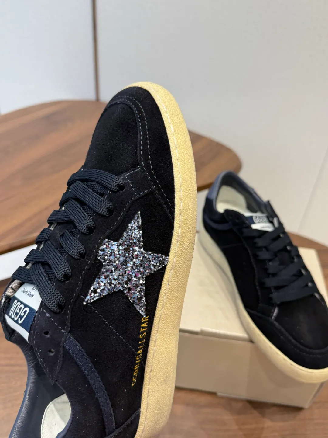 Women's Sneakers GOLDEN GOOSE 18357247