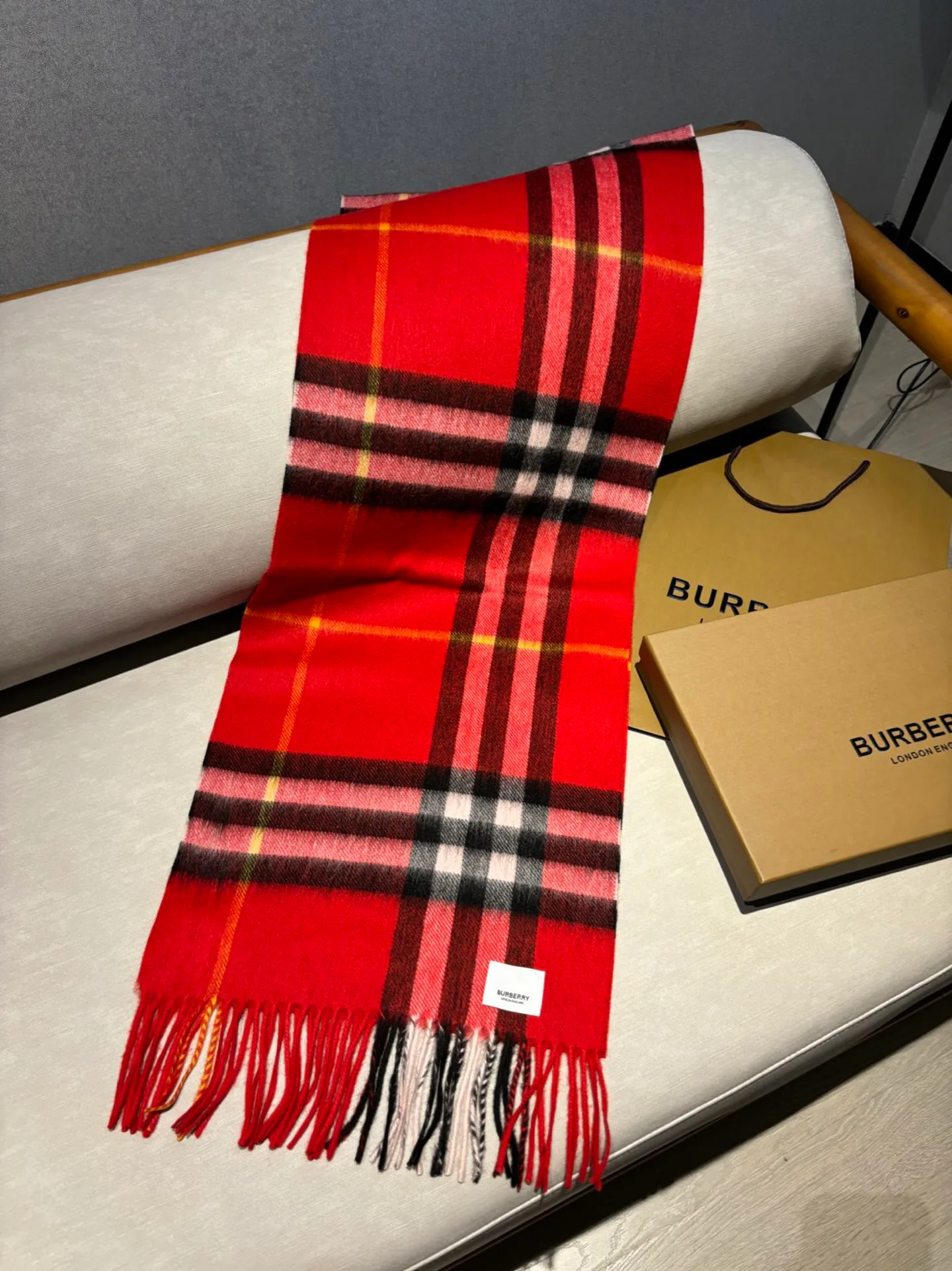 Scarves BURBERRY 18507483