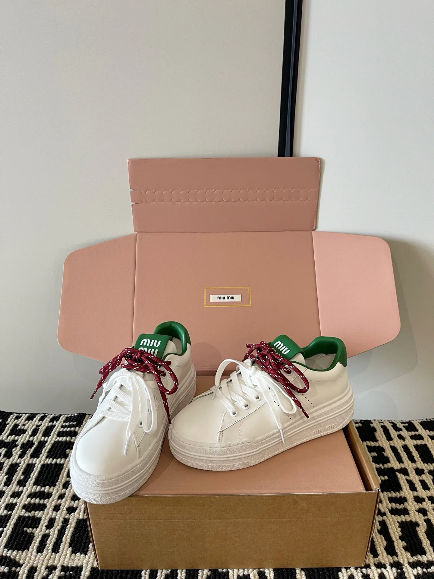 Women's Sneakers MIU MIU 18234987