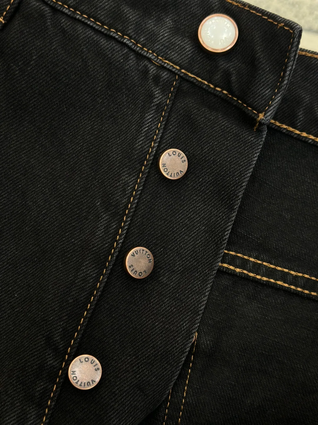 Men's Jeans LOUIS VUITTON 18359686