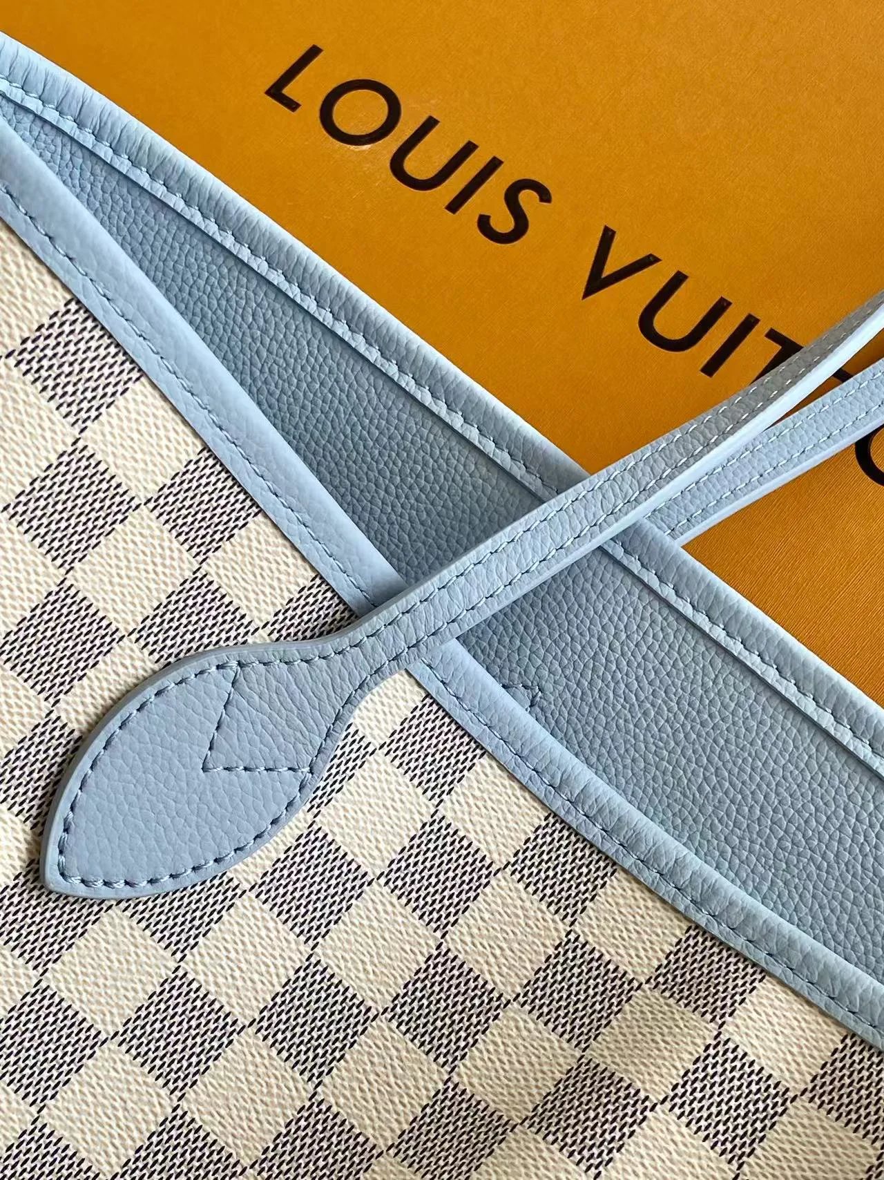 Women's Classic Handbags LOUIS VUITTON 18153213
