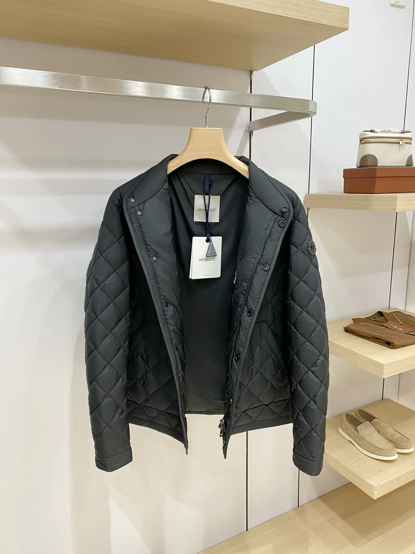 Men's Jackets And Down Jackets MONCLER 18374649