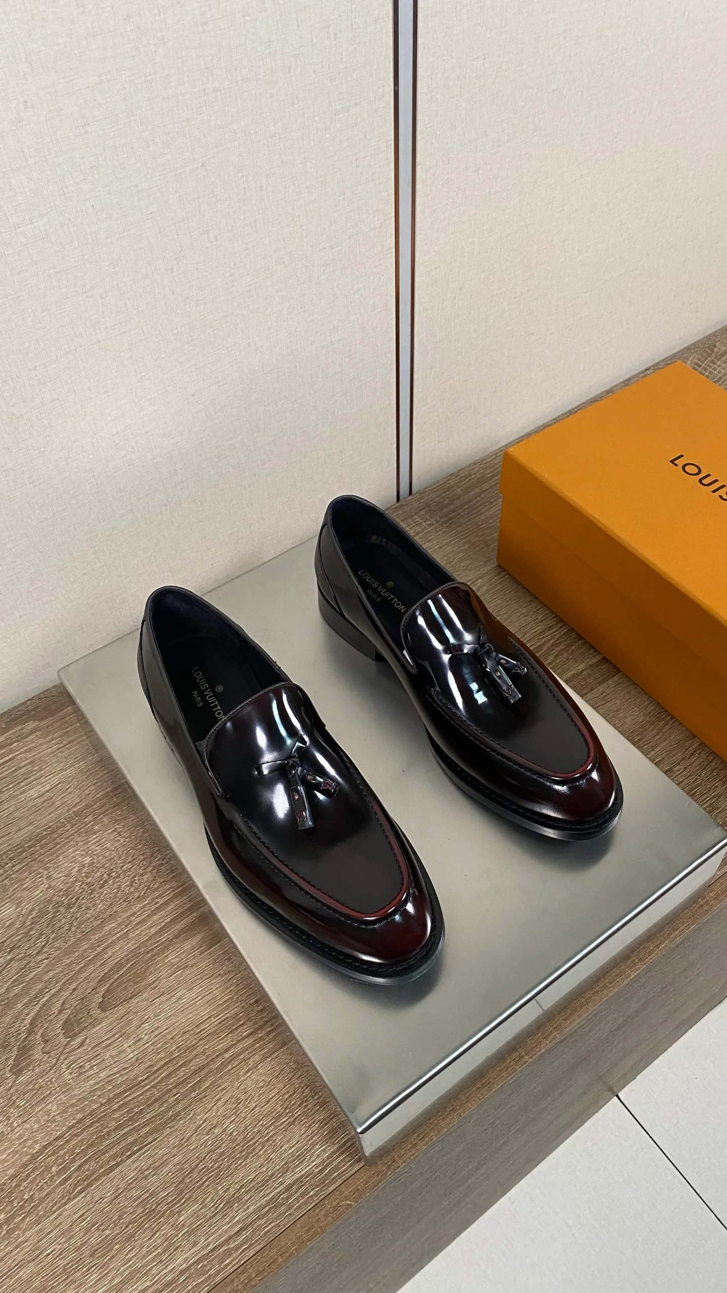 Men's Loafers And Dress Shoes LOUIS VUITTON 18078666