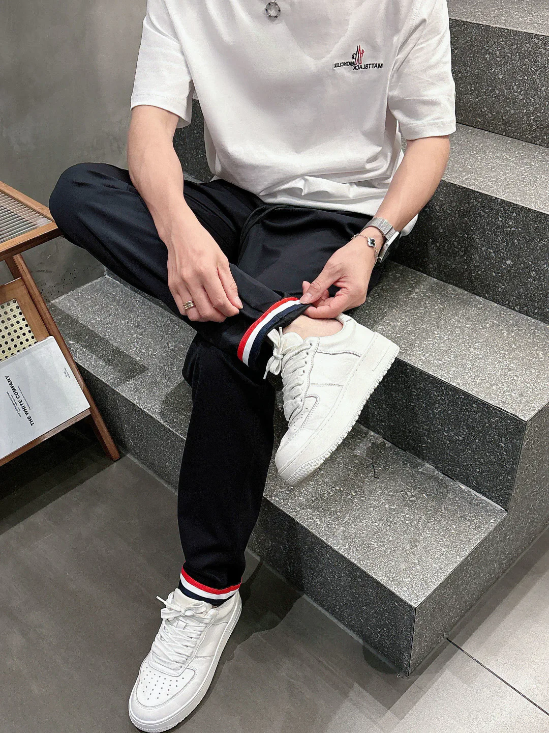 Men's Trousers MONCLER 18097666