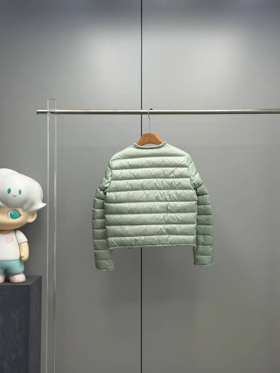 Women's Jackets And Down Jackets MONCLER 18002292
