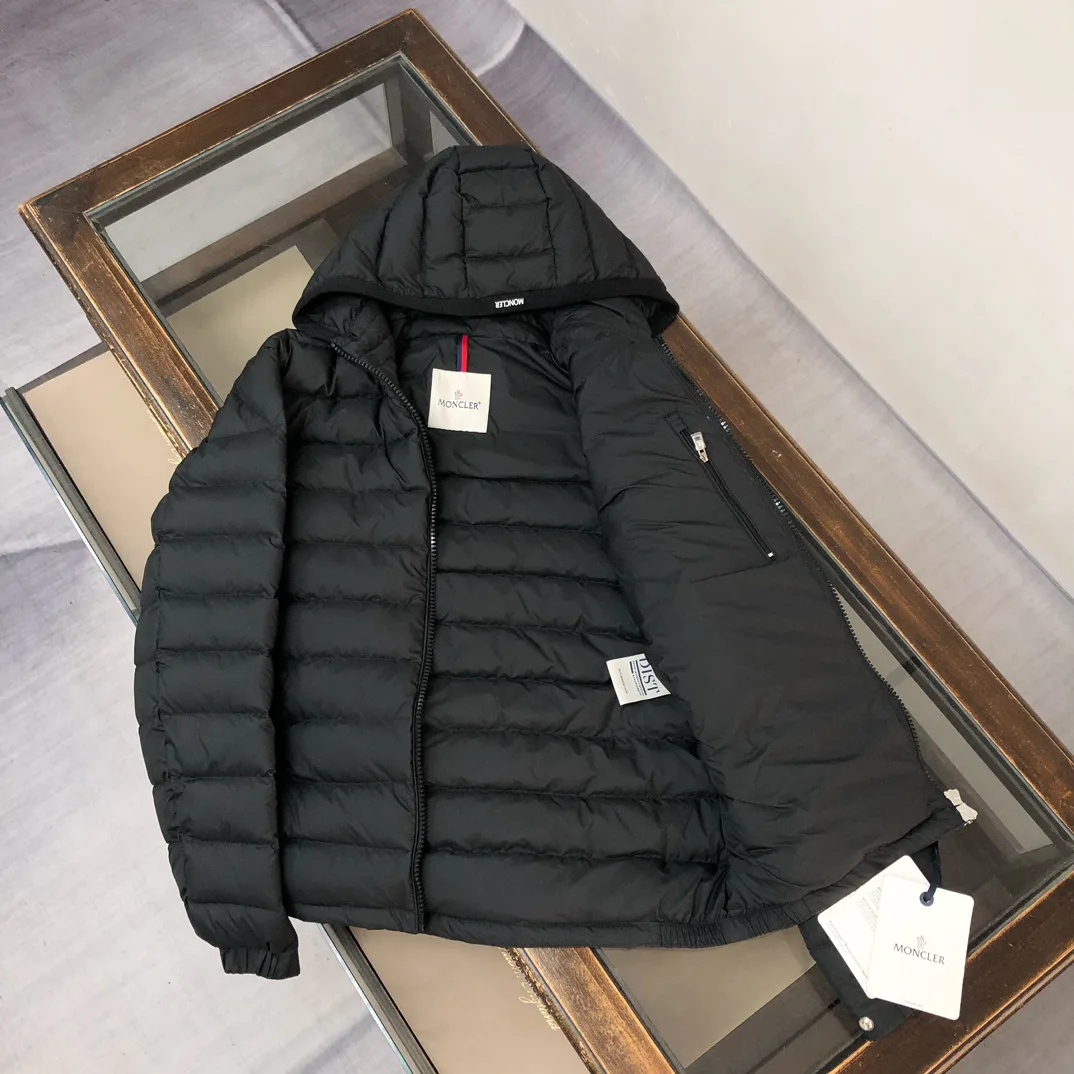 Women's Jackets And Down Jackets MONCLER 18408602