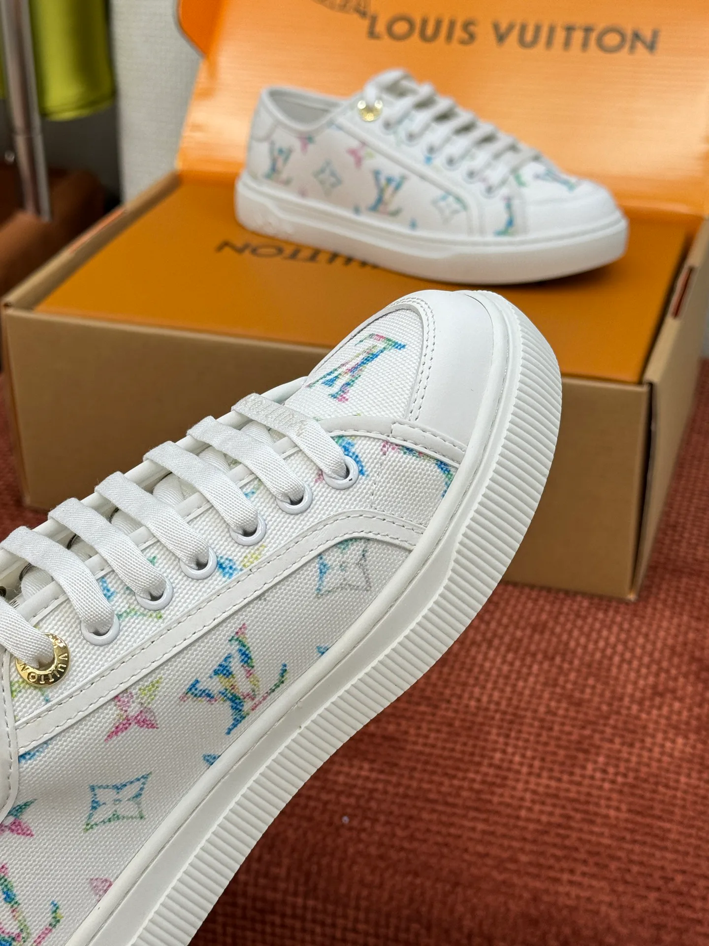 Women's Sneakers LOUIS VUITTON 18192823