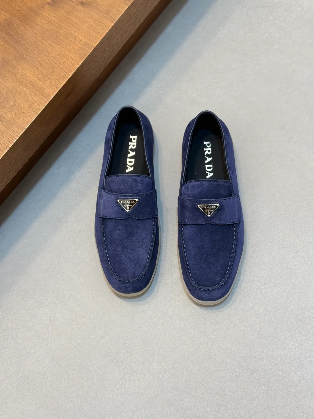 Men's Loafers And Dress Shoes PRADA 18100291